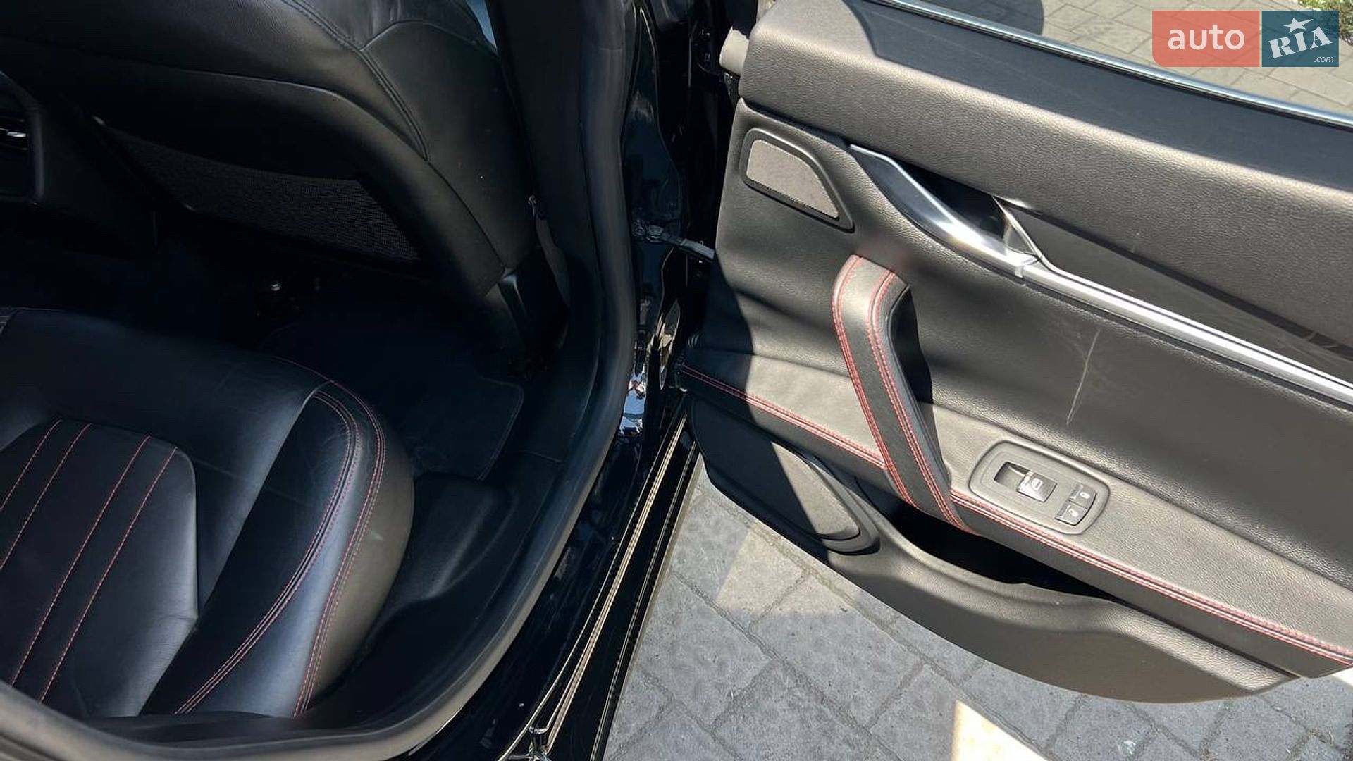 Maserati Ghibli 2017 VIN ZAM57XSA2H1247053 фото оголошення 32 з 36