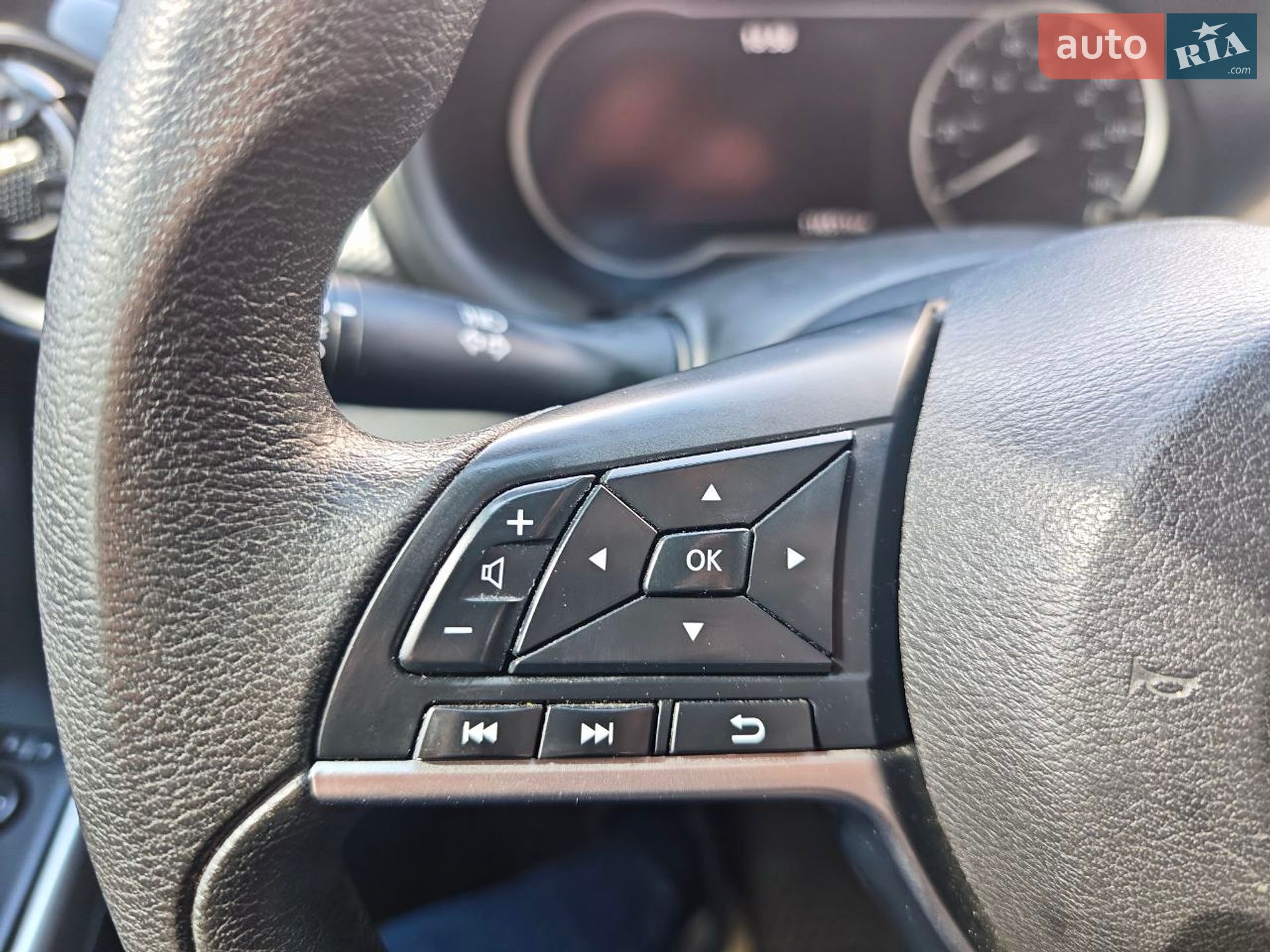 Nissan Kicks 2019 VIN 3N1CP5CU1KL558680 фото оголошення 12 з 15