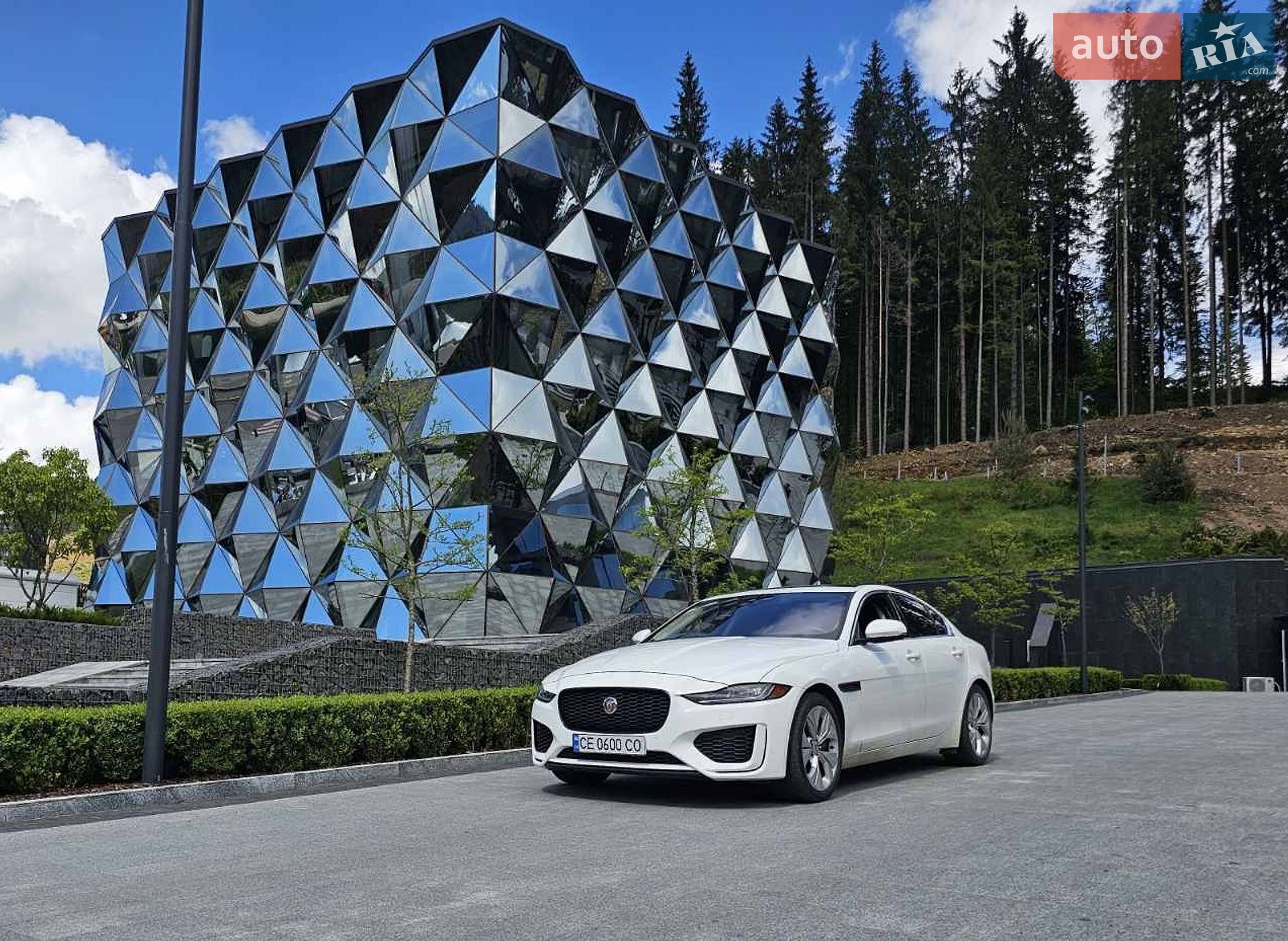 Jaguar XE 2020 VIN SAJAJ4FX7LCP64560 фото оголошення 6 з 18