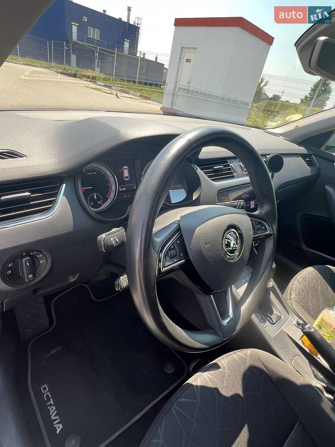 Skoda Octavia 2018 VIN TMBJG9NE6J0280954 фото оголошення 8 з 14