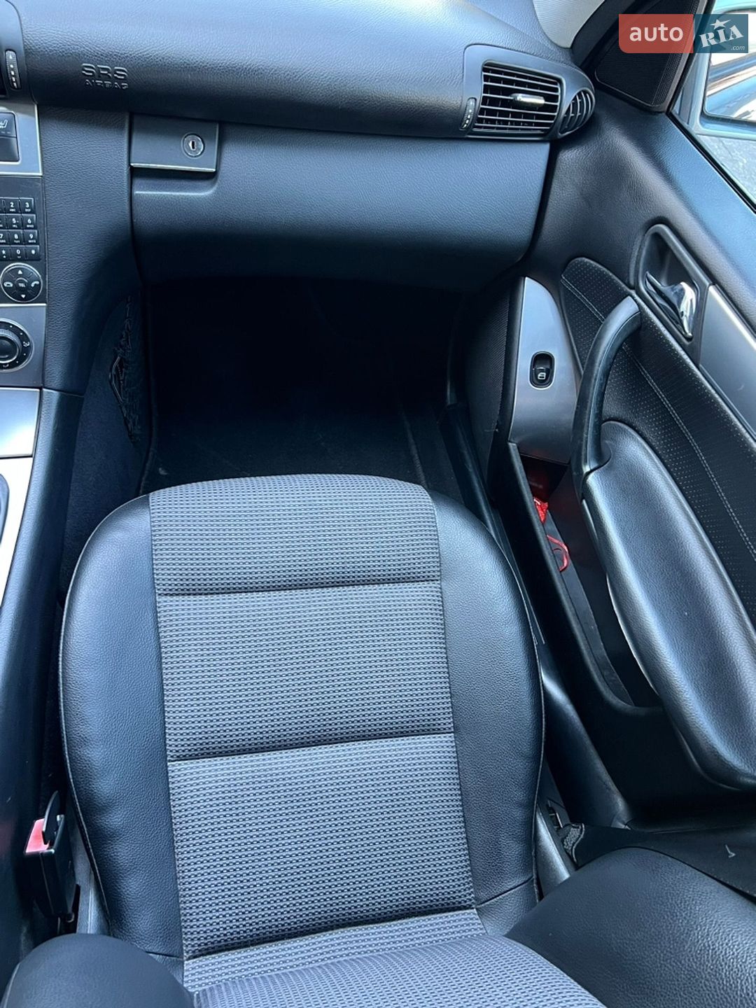 Mercedes-Benz C-Class 2006 VIN WDB2030421A918715 фото оголошення 32 з 33