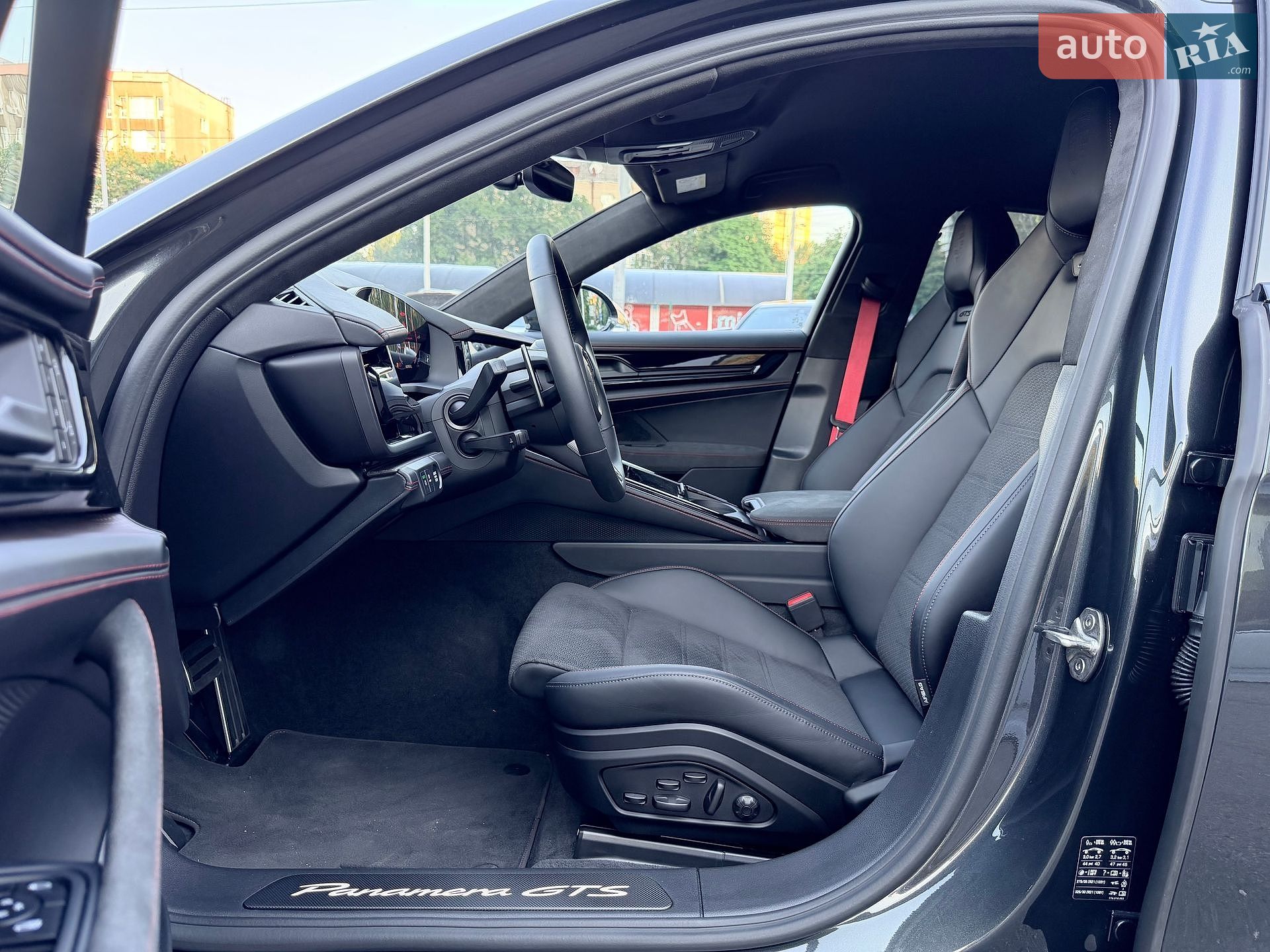 Porsche Panamera 2025 VIN WP0ZZZYAZTL070031 фото оголошення 10 з 27
