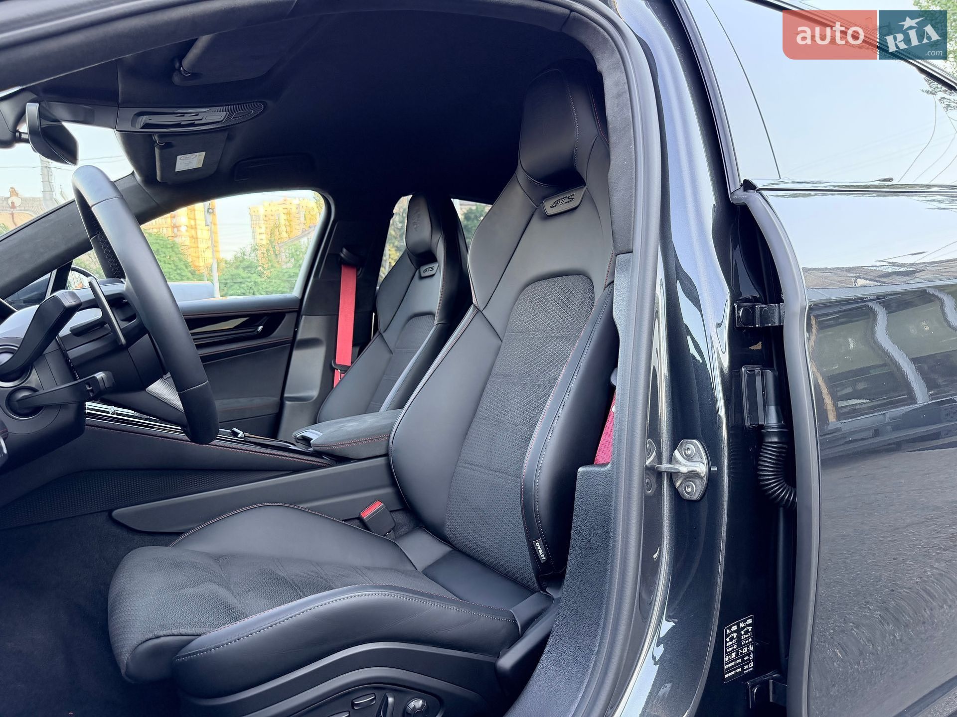 Porsche Panamera 2025 VIN WP0ZZZYAZTL070031 фото оголошення 14 з 27
