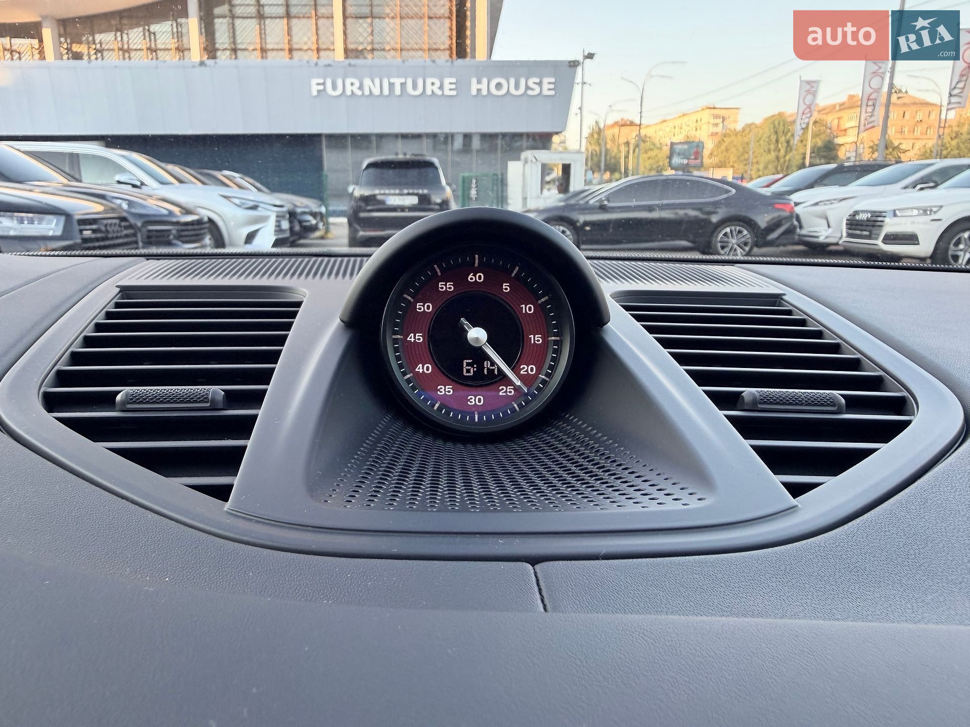 Porsche Panamera 2025 VIN WP0ZZZYAZTL070031 фото оголошення 26 з 27