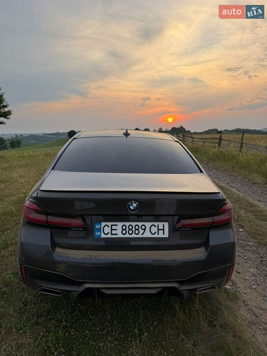 BMW 5 Series 2019 VIN WBAJA7C51KG911219 фото оголошення 6 з 17