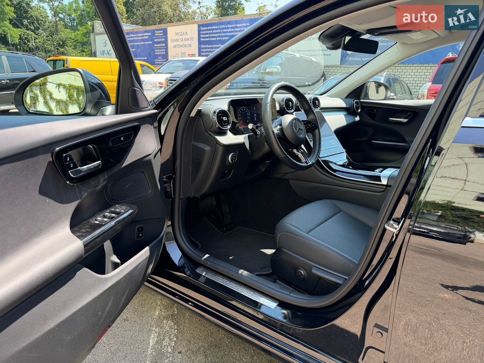 Mercedes-Benz C-Class 2023 VIN W1KAH0DB2PF094033 фото оголошення 9 з 47