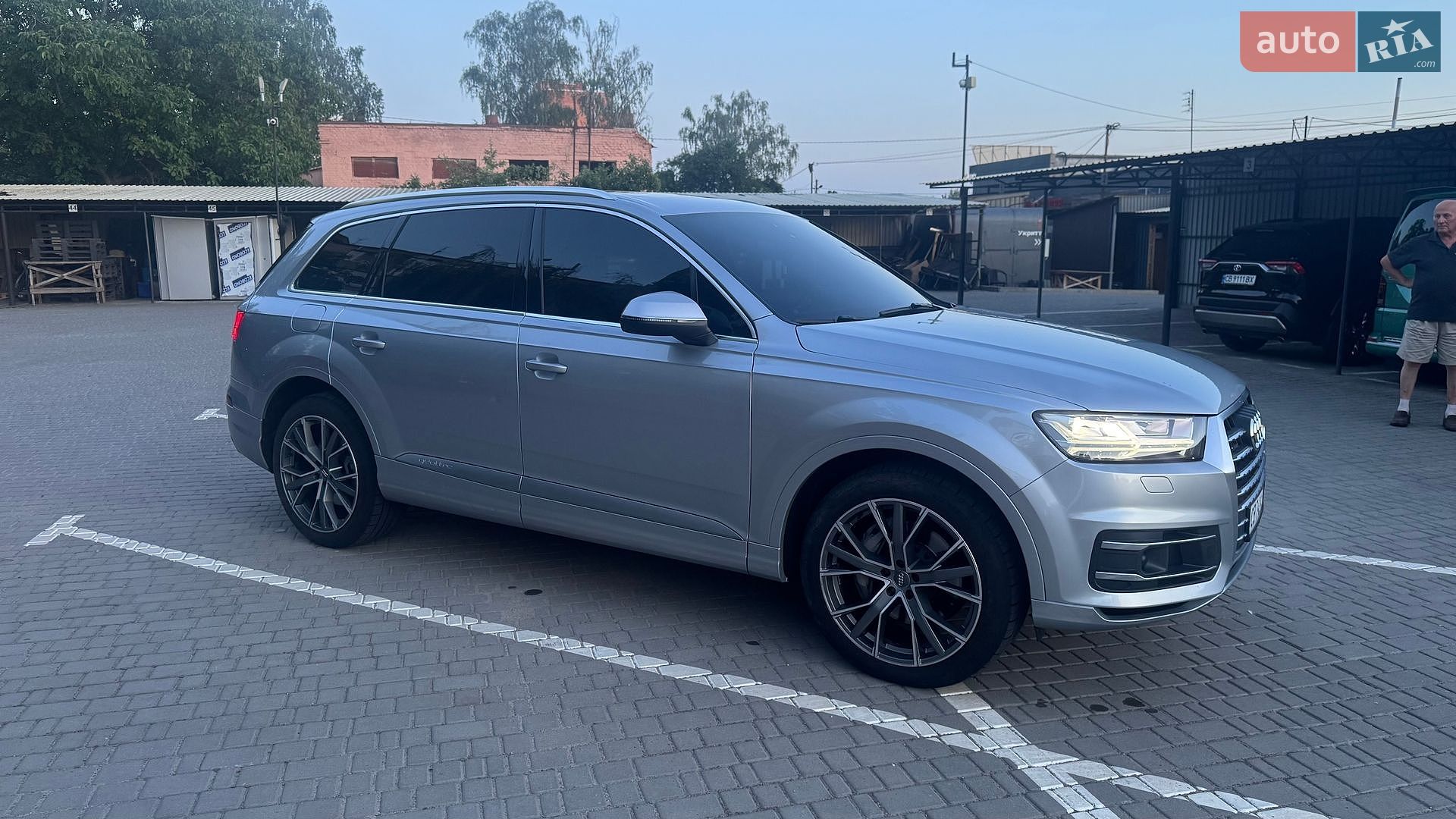 Audi Q7 2017 VIN WA1LABF78JD015568 фото оголошення 16 з 25