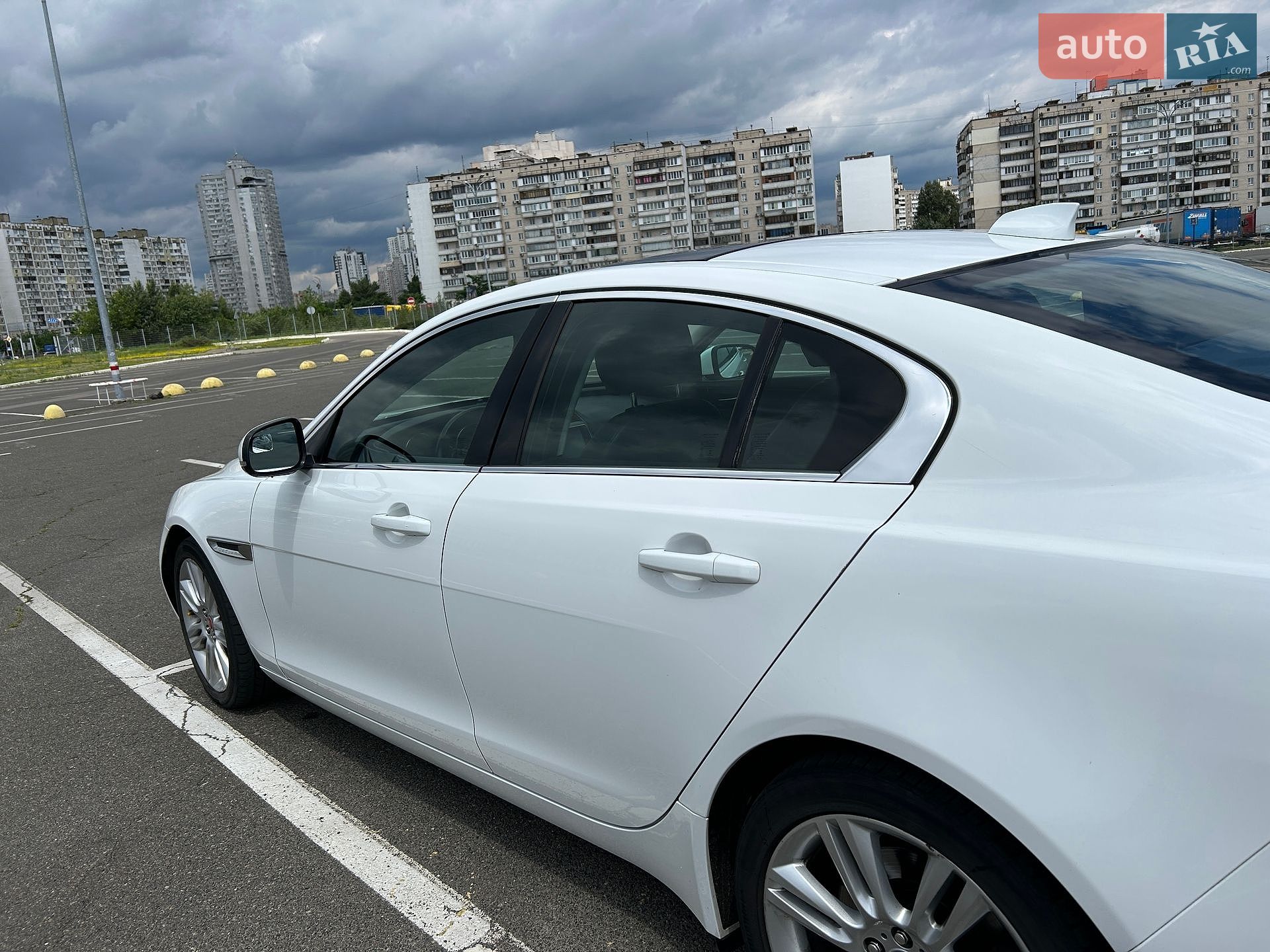 Jaguar XE 2019 VIN SAJAR4FX2KCP51724 фото оголошення 5 з 7