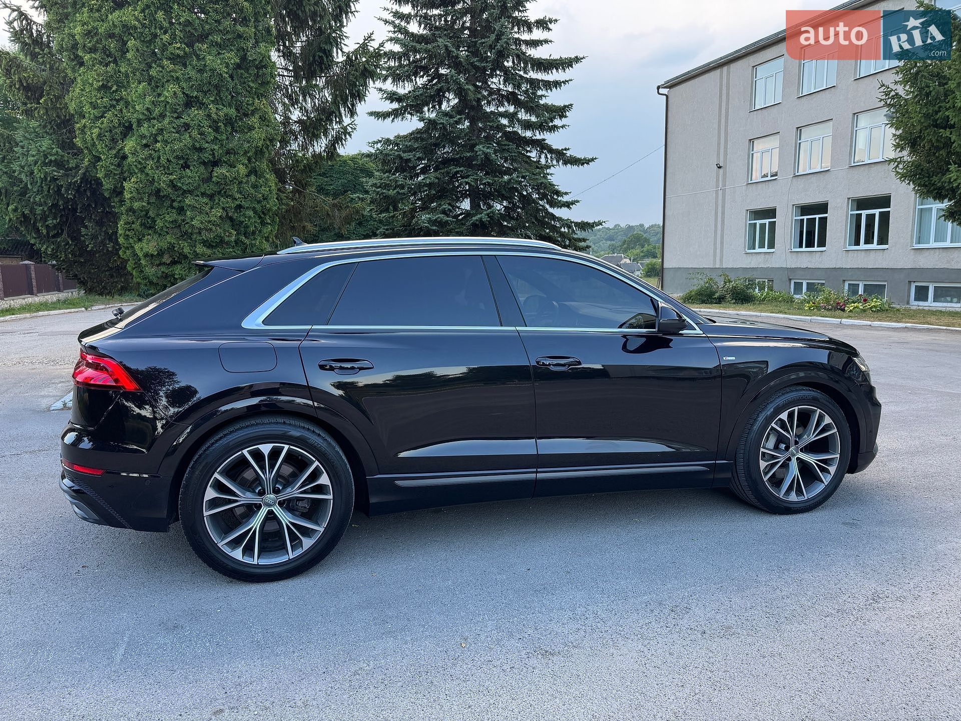 Audi Q8 2019 VIN WA1FVAF16LD002053 фото оголошення 10 з 58
