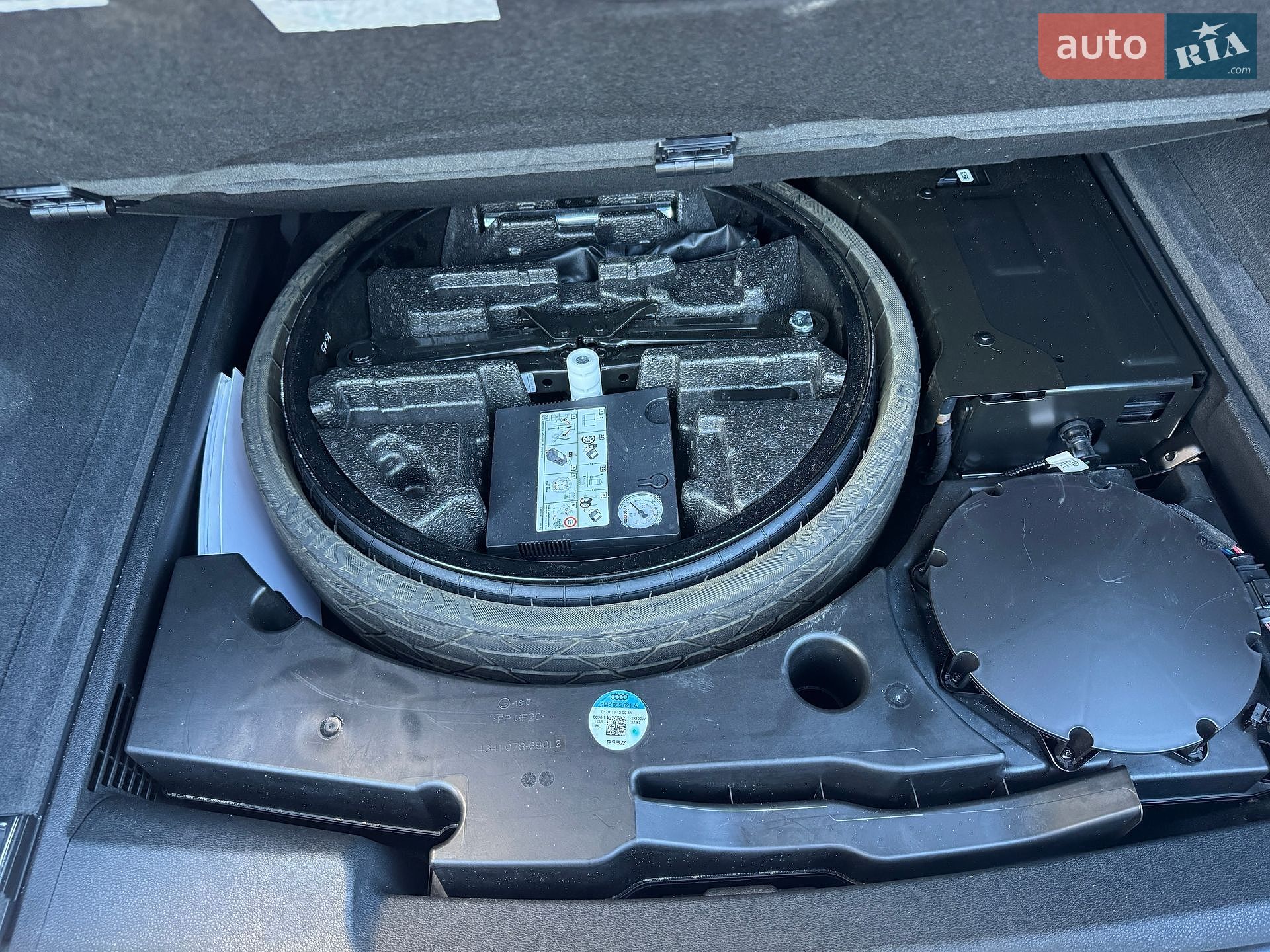 Audi Q8 2019 VIN WA1FVAF16LD002053 фото оголошення 50 з 58