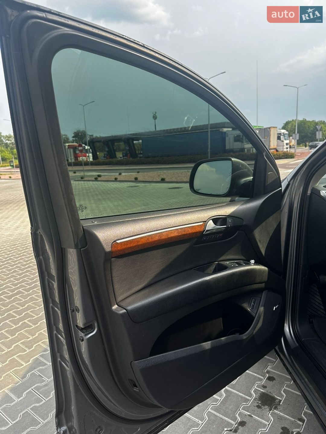 Audi Q7 2010 VIN WA1LMAFE1BD001397 фото оголошення 30 з 65