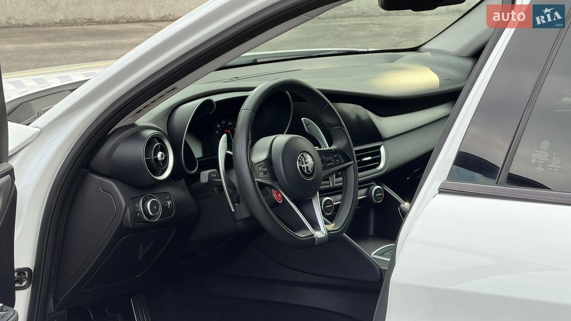 Alfa Romeo Giulia 2017 VIN ZARFAEDN3H7538985 фото оголошення 21 з 29