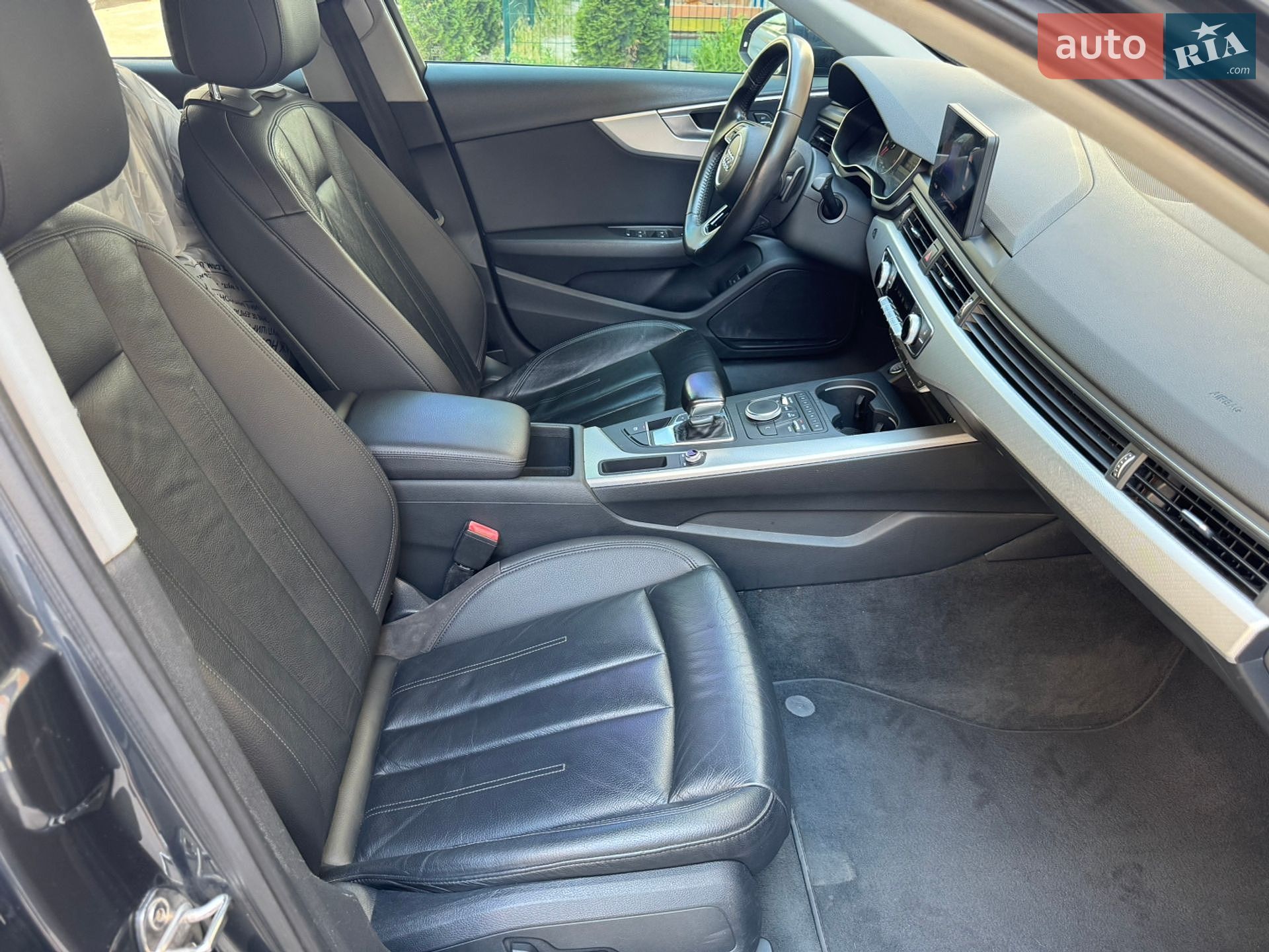 Audi A4 2017 VIN WAUGNAF41HN019281 фото оголошення 14 з 21