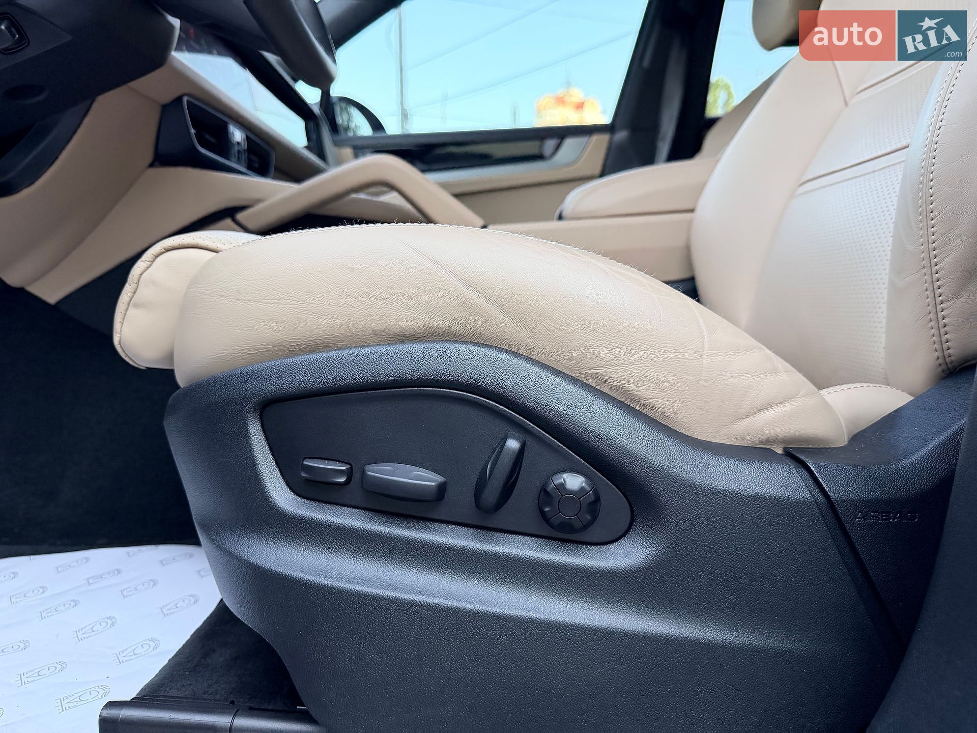Porsche Cayenne 2024 VIN WP1AM2AY6RDA48230 фото оголошення 25 з 51