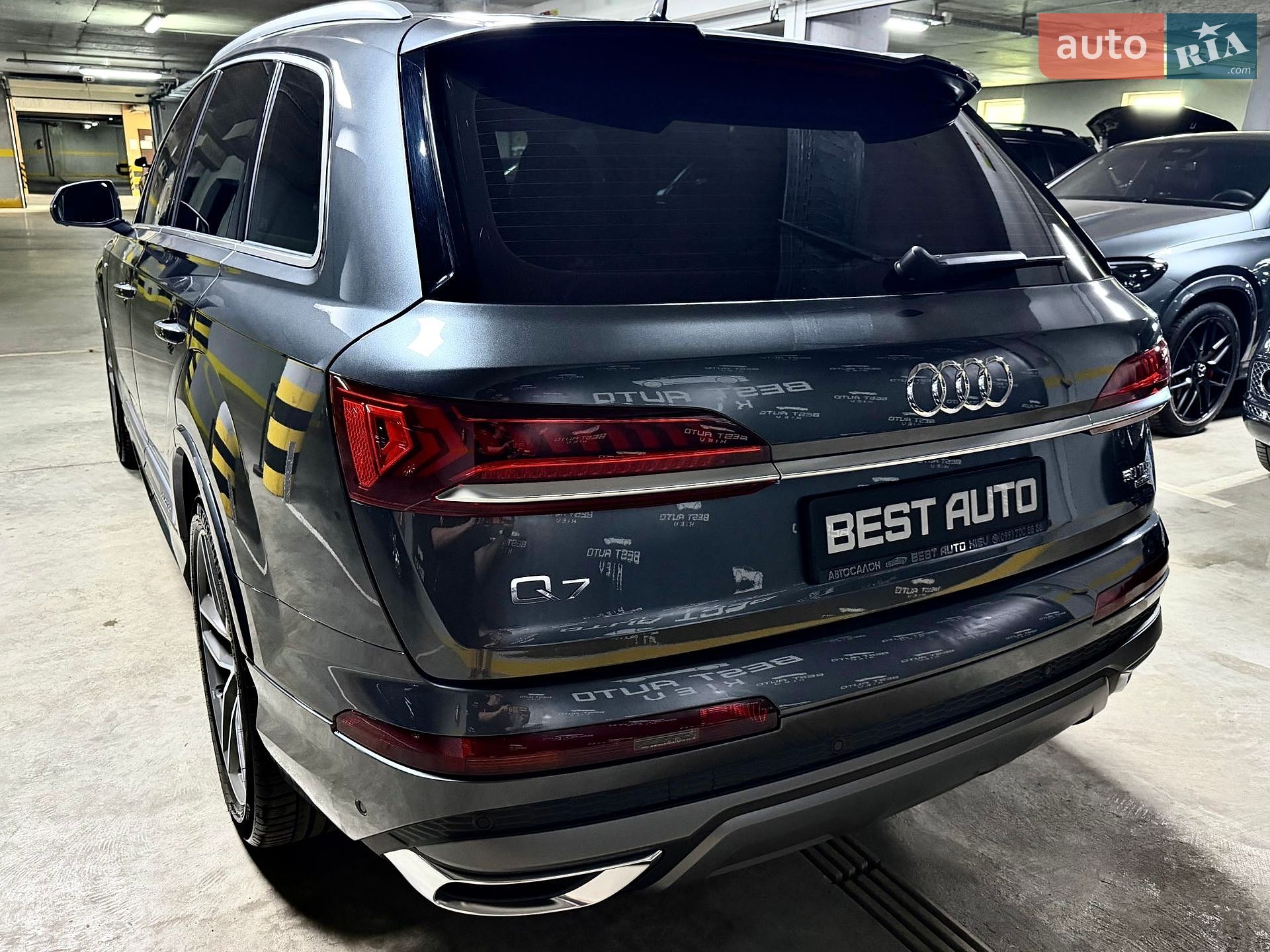 Audi Q7 2021 VIN WAUZZZ4M0ND009955 фото оголошення 14 з 102