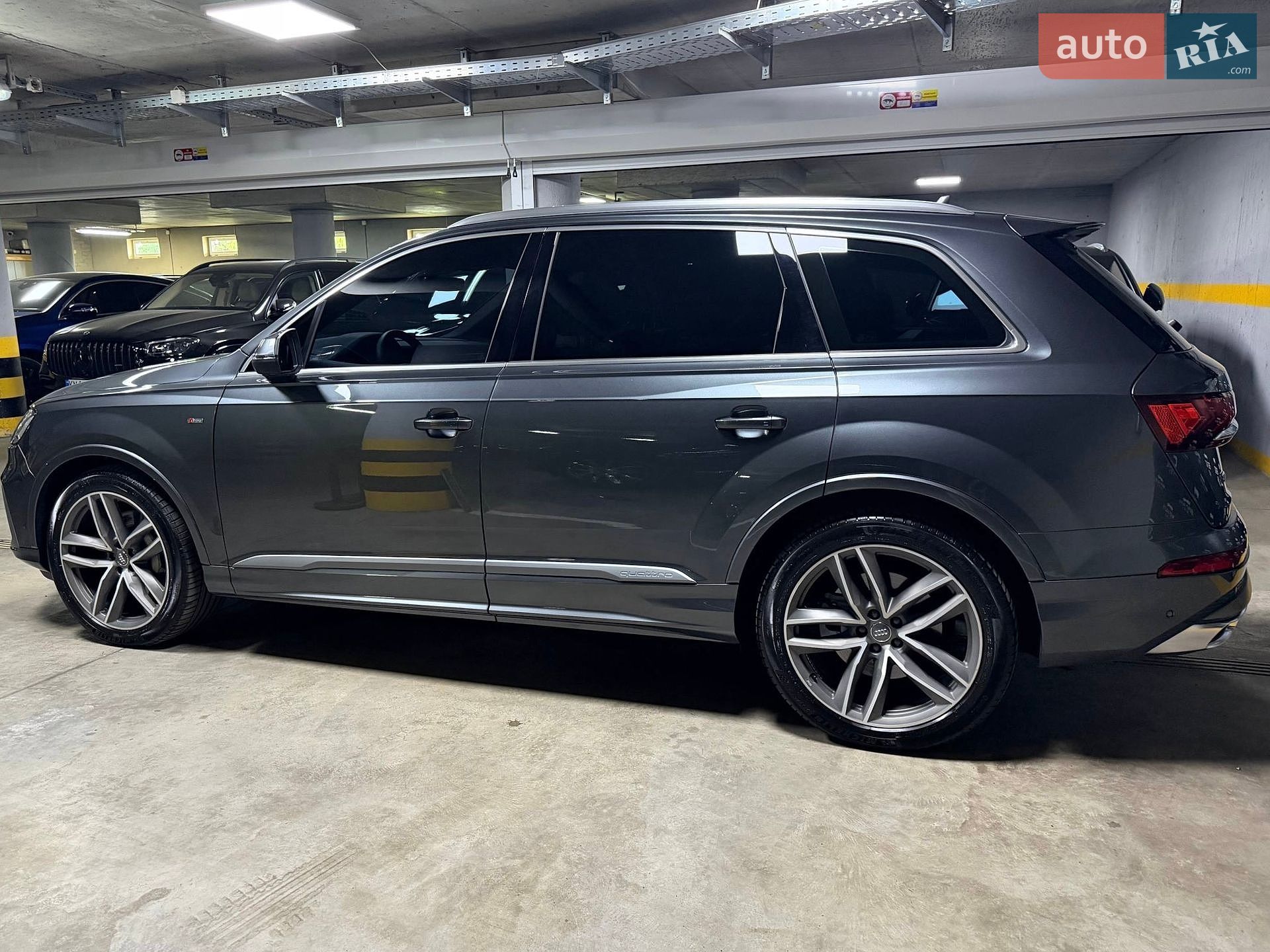 Audi Q7 2021 VIN WAUZZZ4M0ND009955 фото оголошення 18 з 102