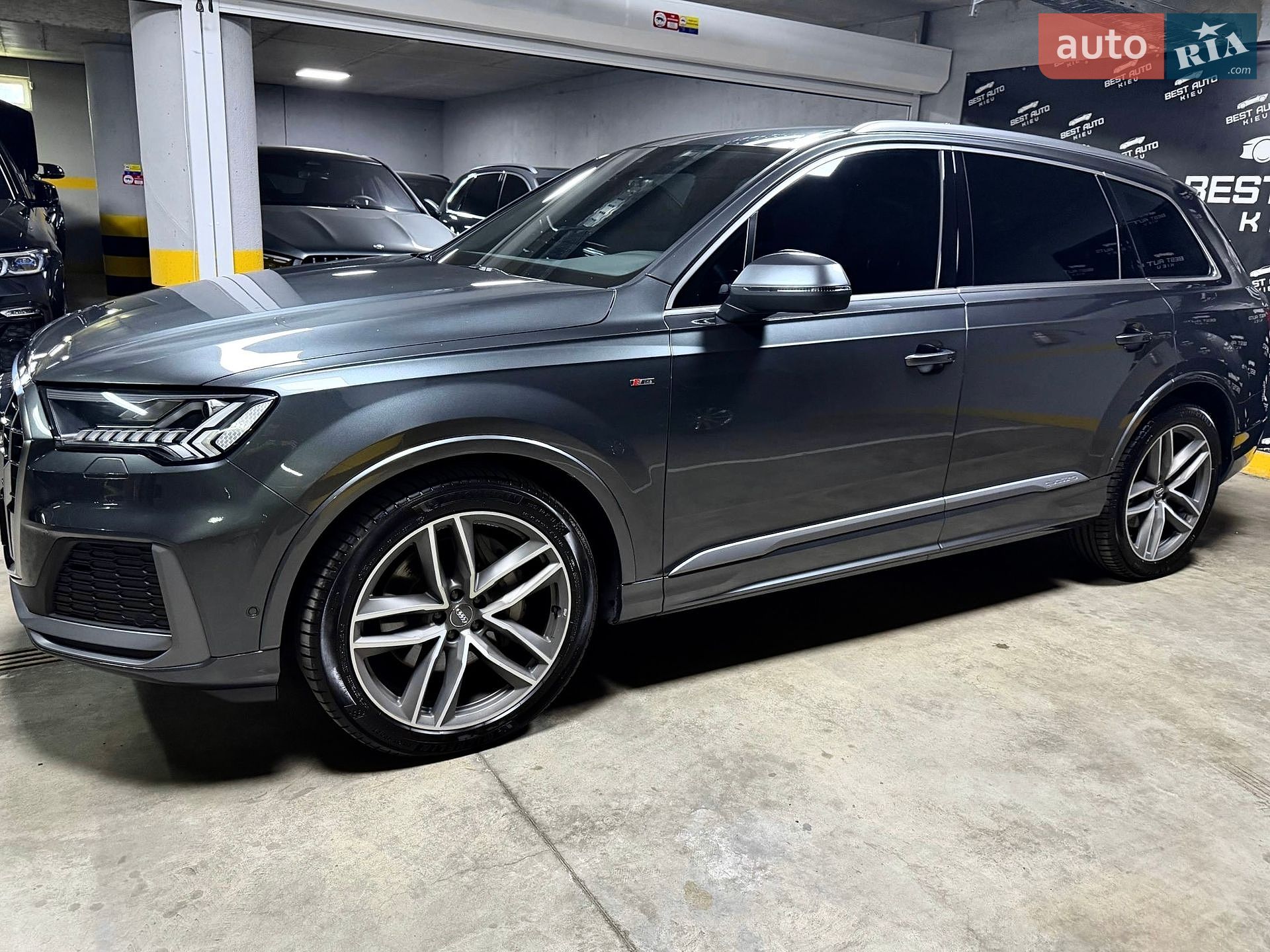 Audi Q7 2021 VIN WAUZZZ4M0ND009955 фото оголошення 20 з 102