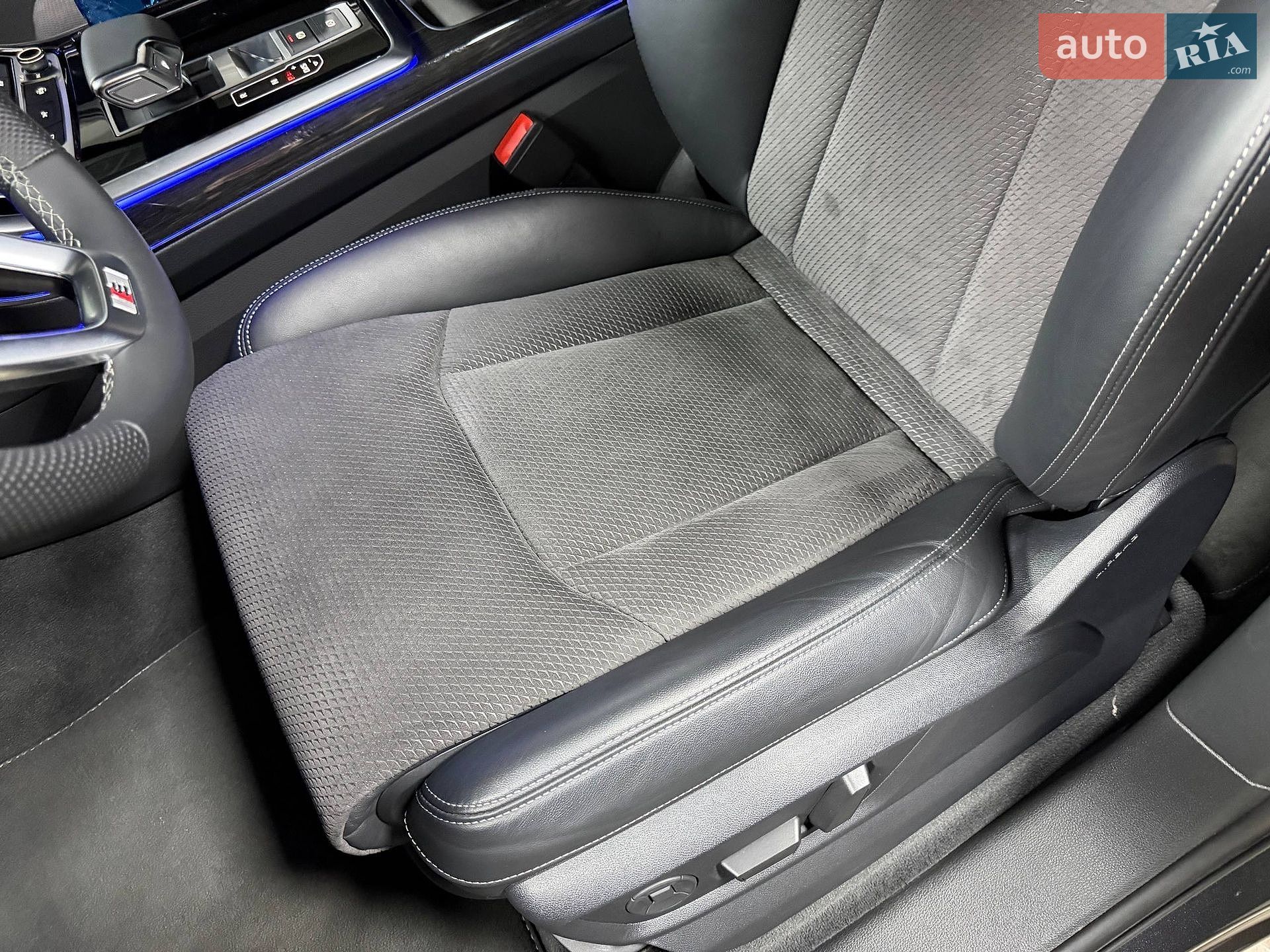 Audi Q7 2021 VIN WAUZZZ4M0ND009955 фото оголошення 47 з 102