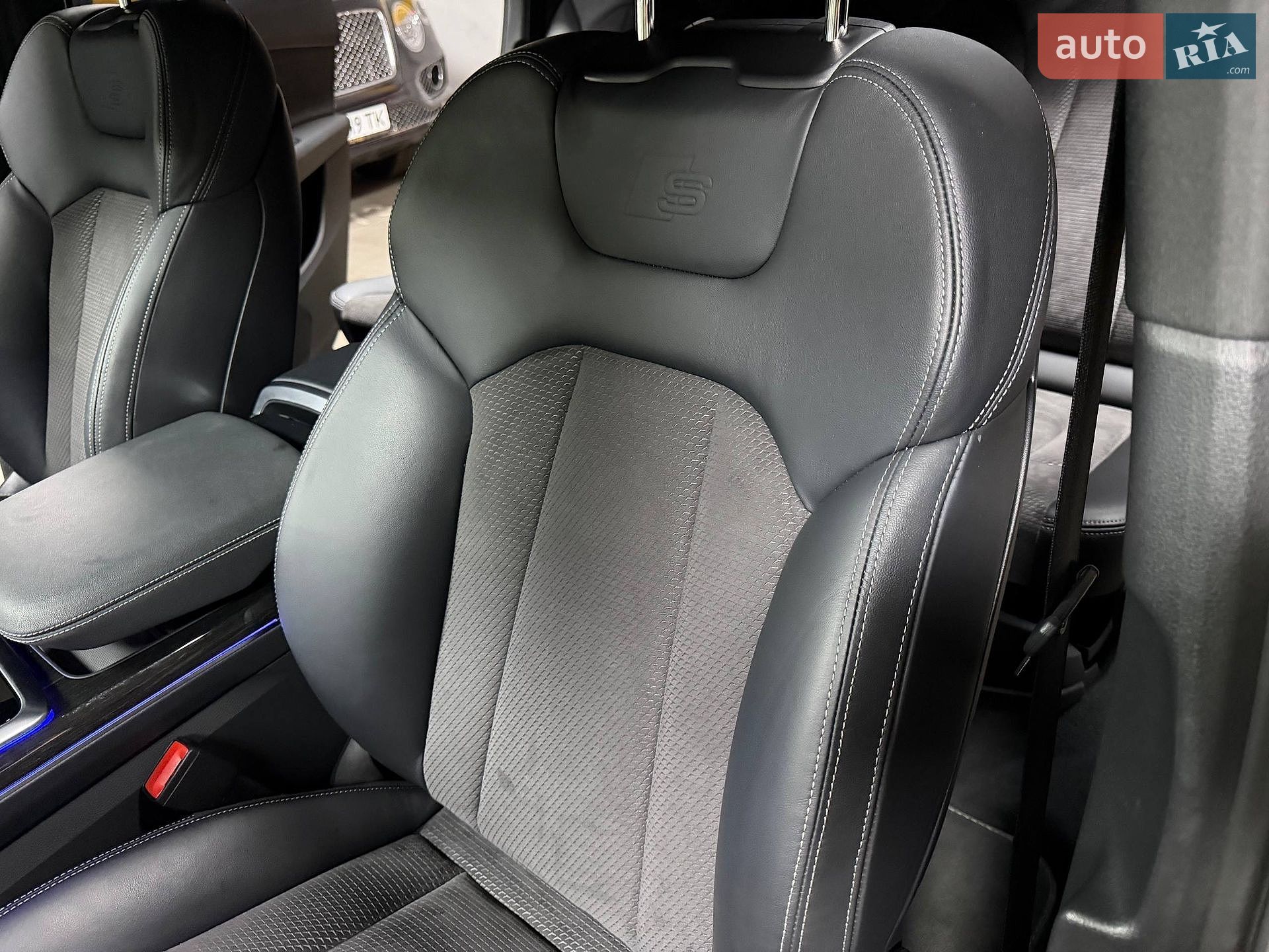 Audi Q7 2021 VIN WAUZZZ4M0ND009955 фото оголошення 48 з 102