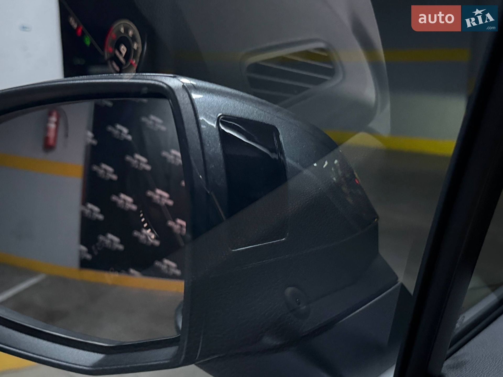 Audi Q7 2021 VIN WAUZZZ4M0ND009955 фото оголошення 30 з 102