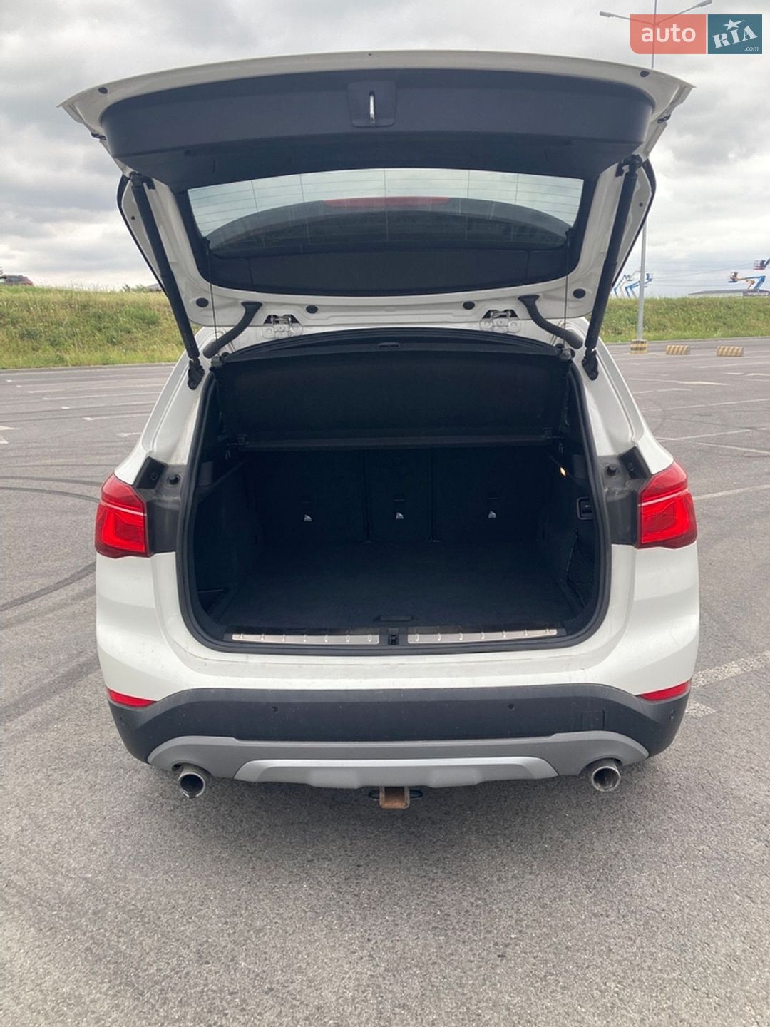 BMW X1 2019 VIN WBXHT3C55K5L91013 фото оголошення 8 з 19
