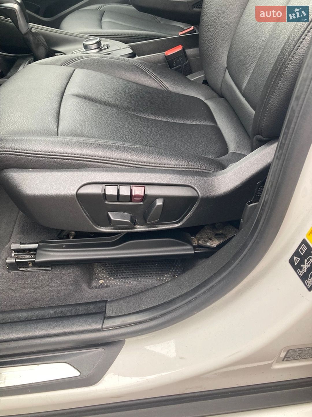 BMW X1 2019 VIN WBXHT3C55K5L91013 фото оголошення 2 з 19