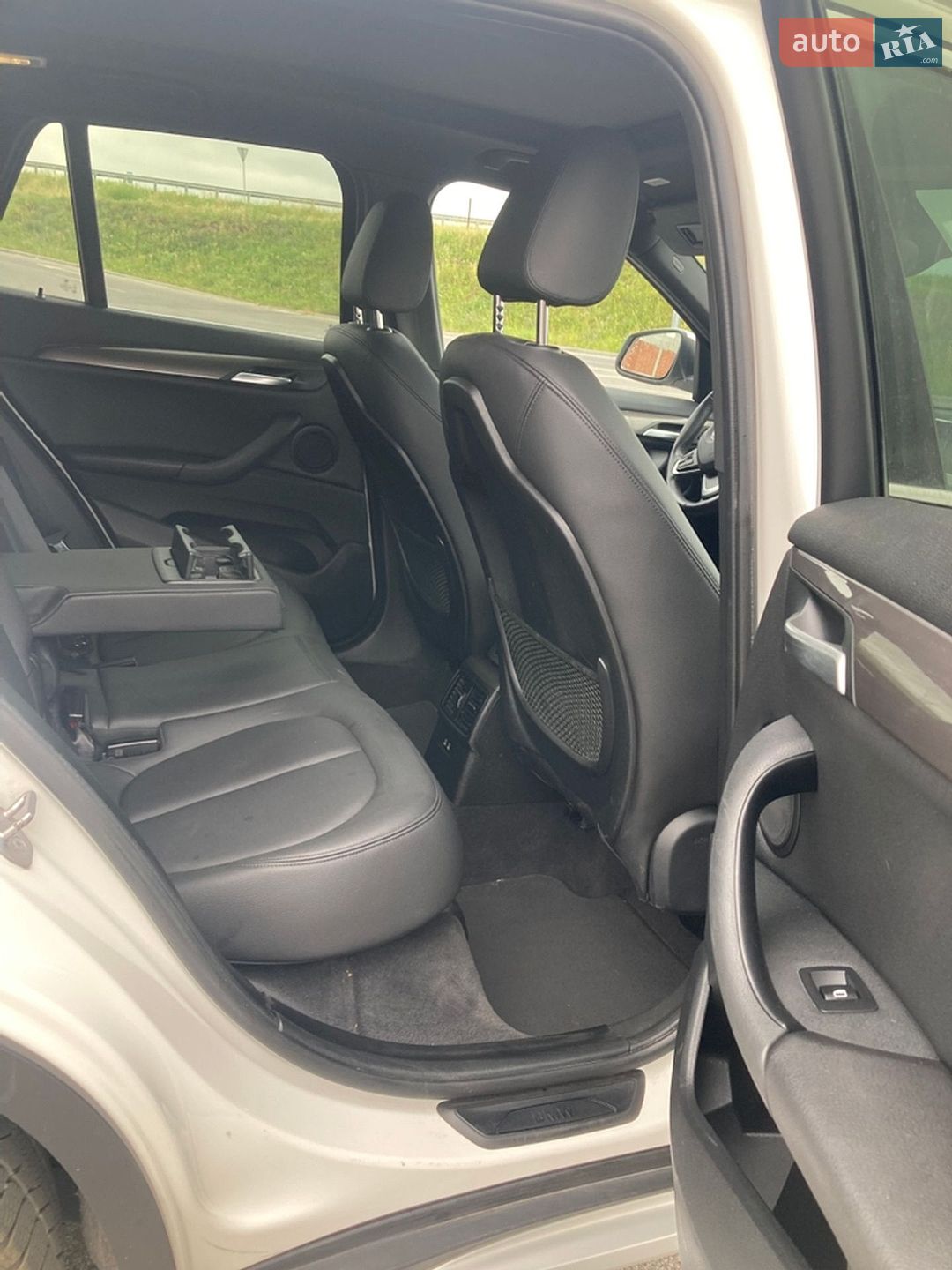 BMW X1 2019 VIN WBXHT3C55K5L91013 фото оголошення 10 з 19