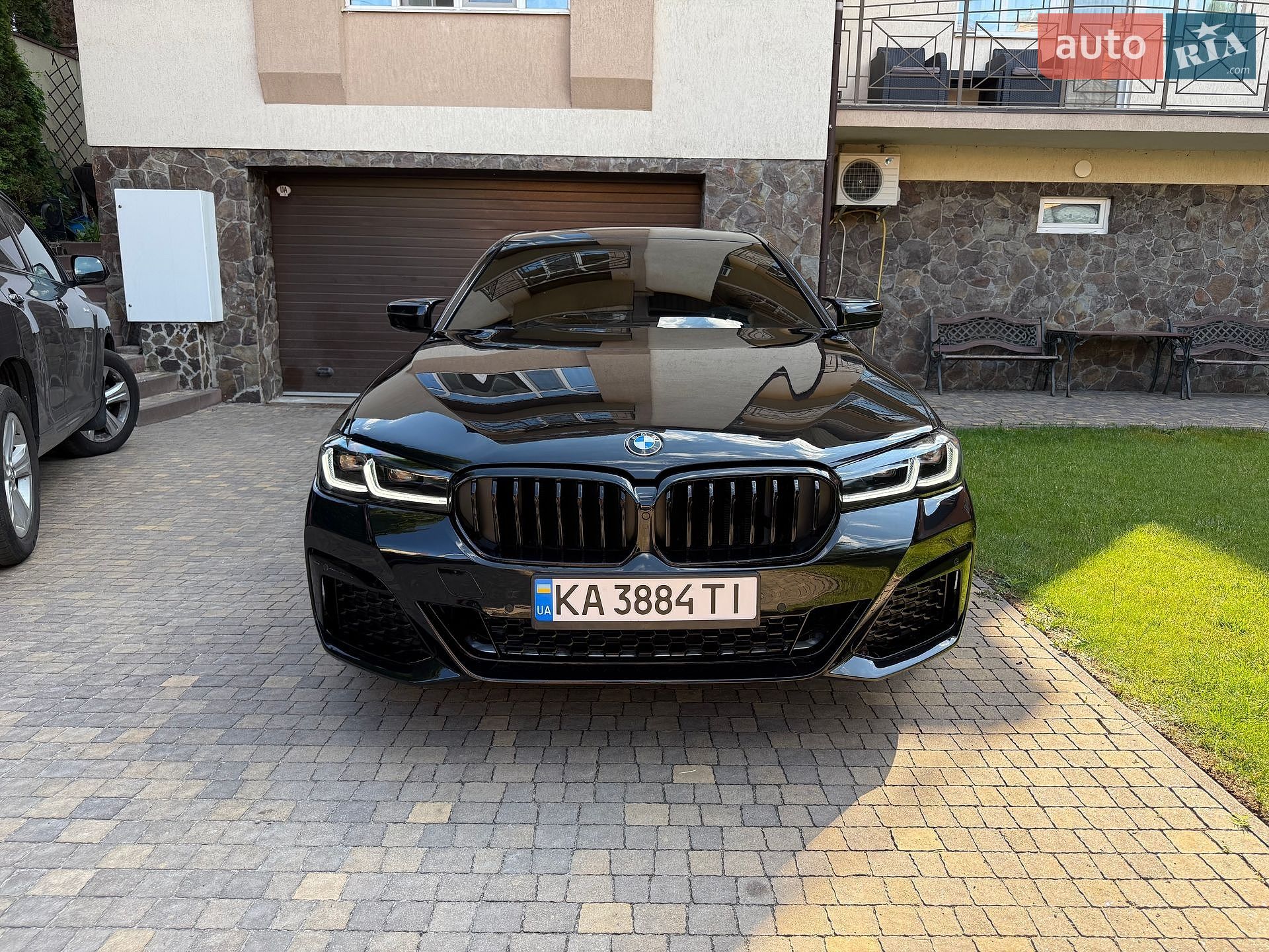 BMW 5 Series 2017 VIN WBAJA7C36HG906766 фото оголошення 2 з 60