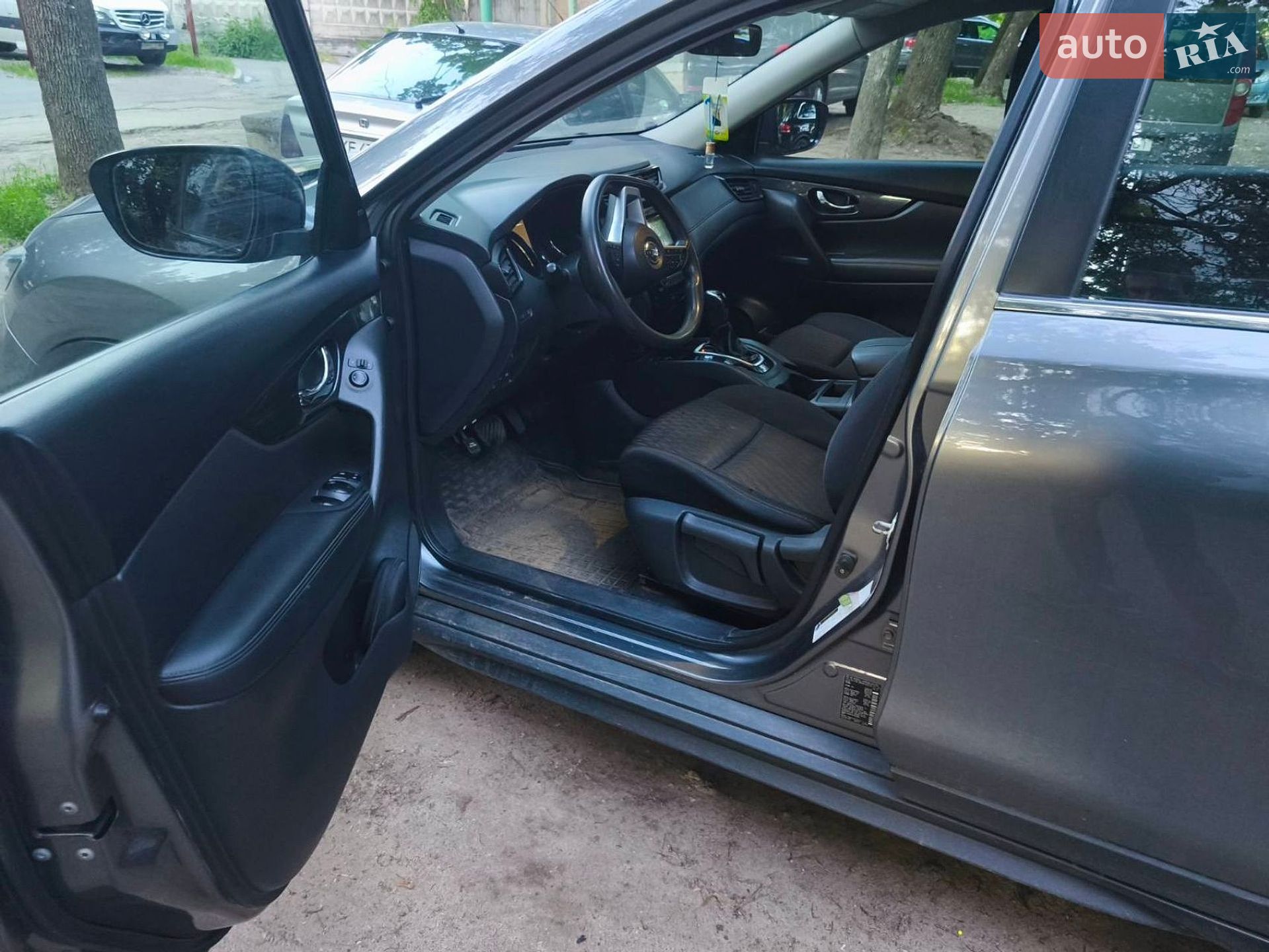 Nissan Rogue 2017 VIN KNMAT2MV0HP614160 фото оголошення 2 з 11