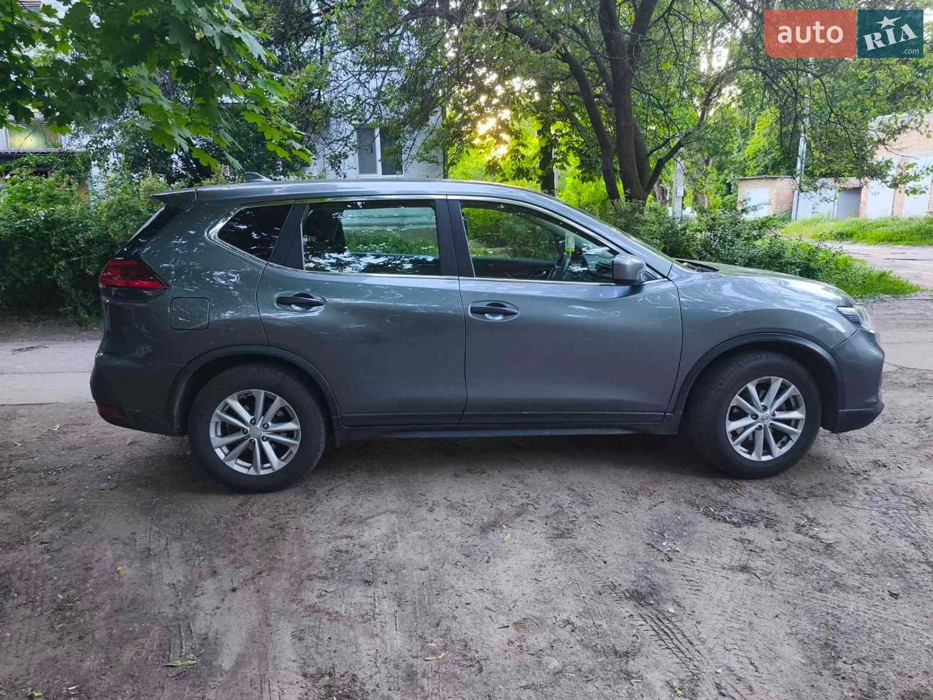 Nissan Rogue 2017 VIN KNMAT2MV0HP614160 фото оголошення 3 з 11