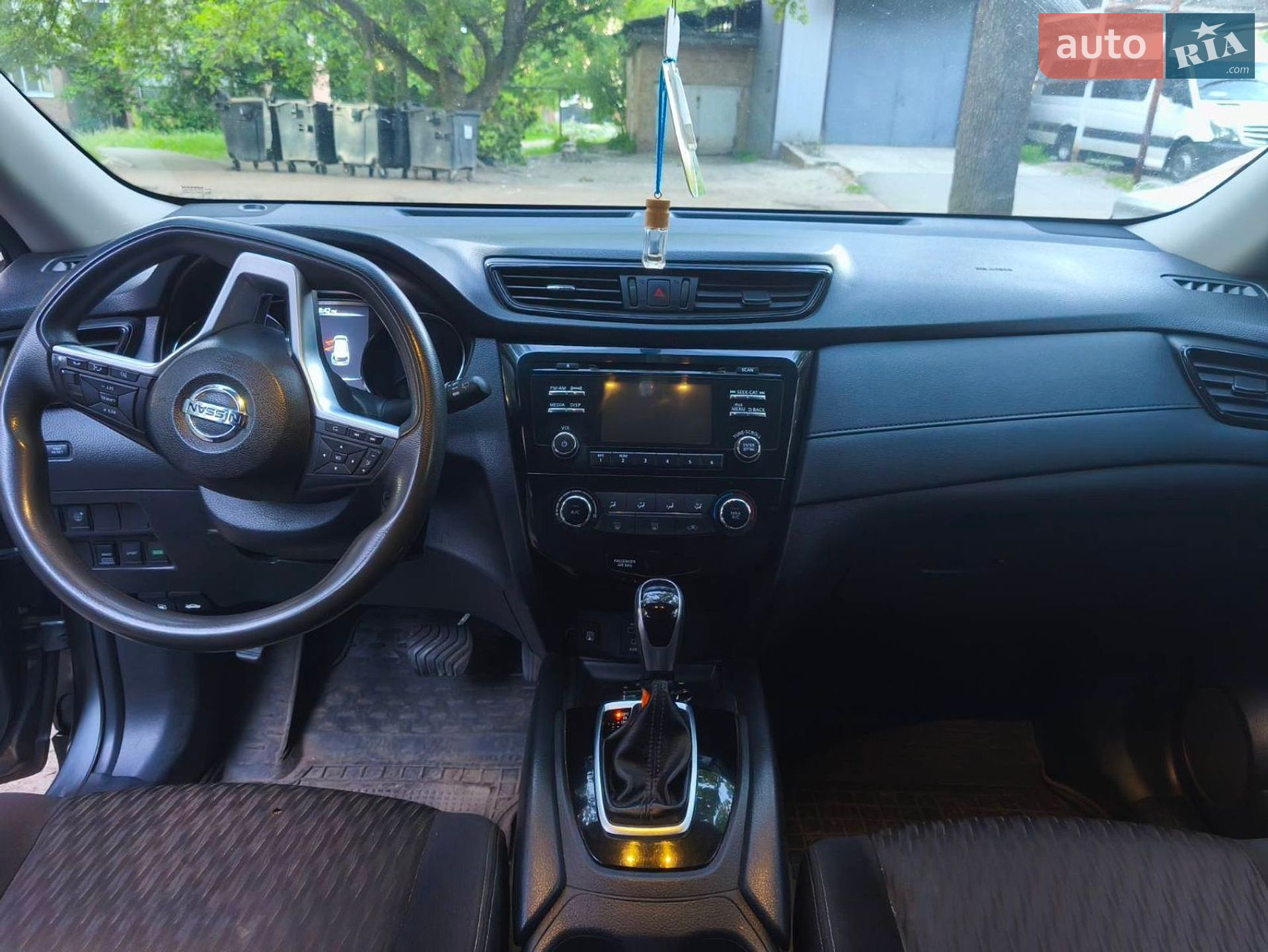 Nissan Rogue 2017 VIN KNMAT2MV0HP614160 фото оголошення 8 з 11