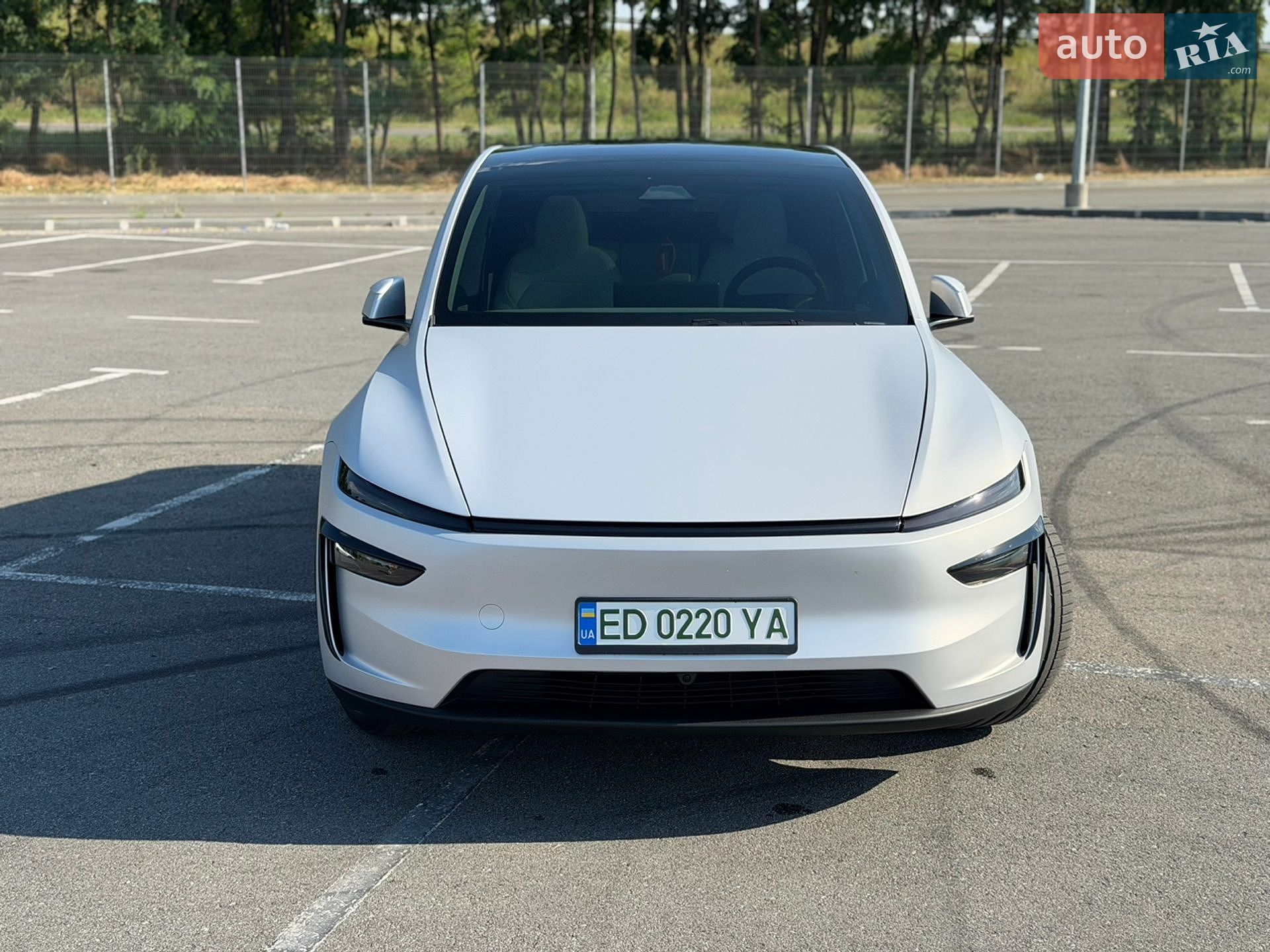 Tesla Model Y 2025 VIN 7SAYGDEE5TA391226 фото оголошення 2 з 18