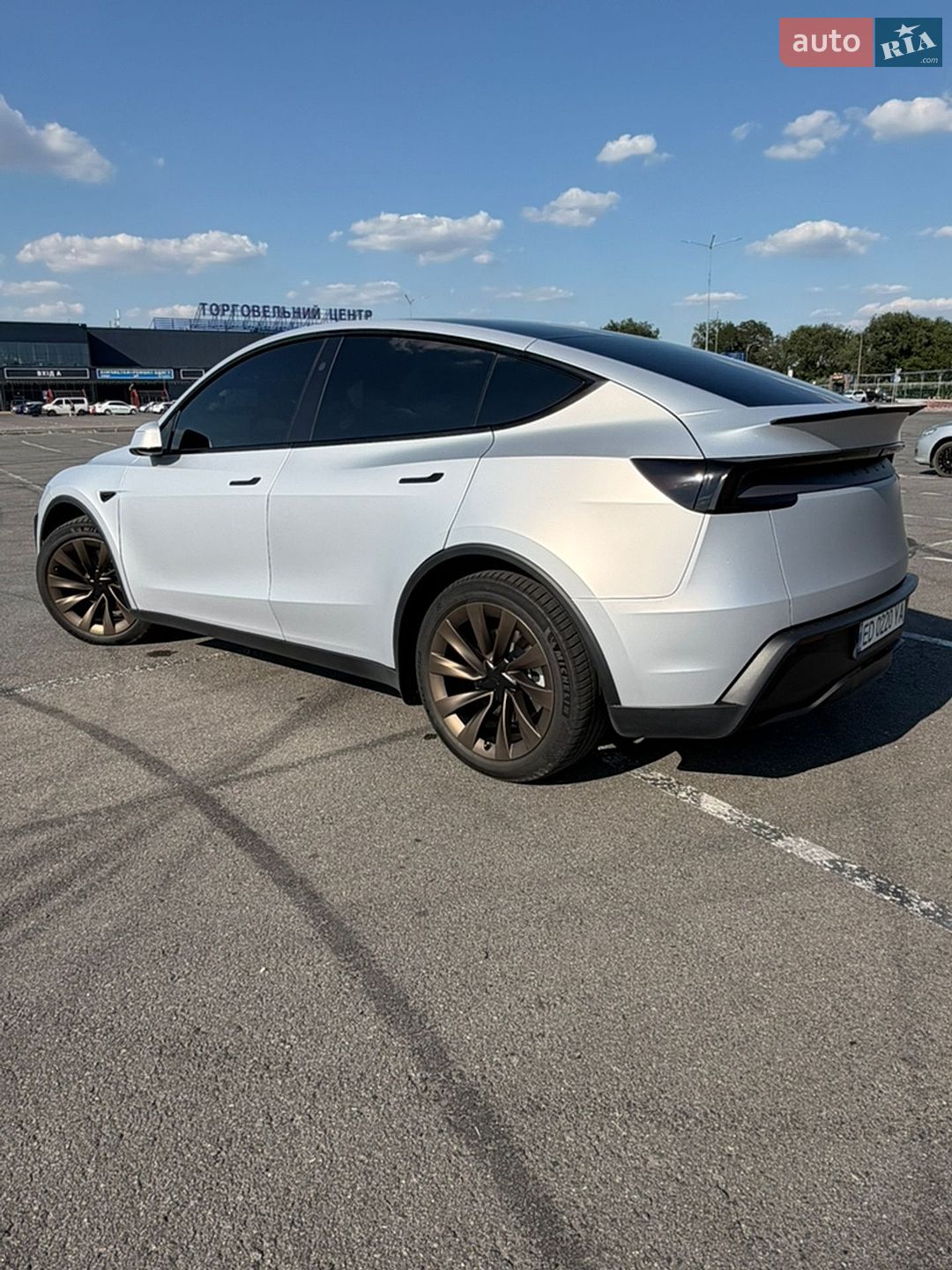 Tesla Model Y 2025 VIN 7SAYGDEE5TA391226 фото оголошення 4 з 18
