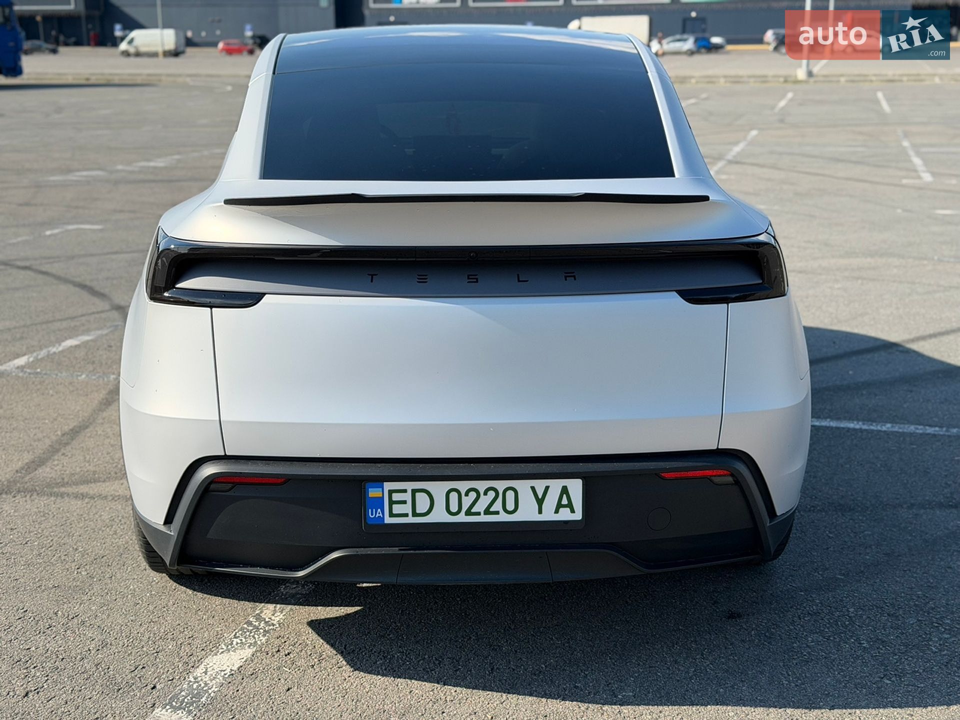 Tesla Model Y 2025 VIN 7SAYGDEE5TA391226 фото оголошення 9 з 18