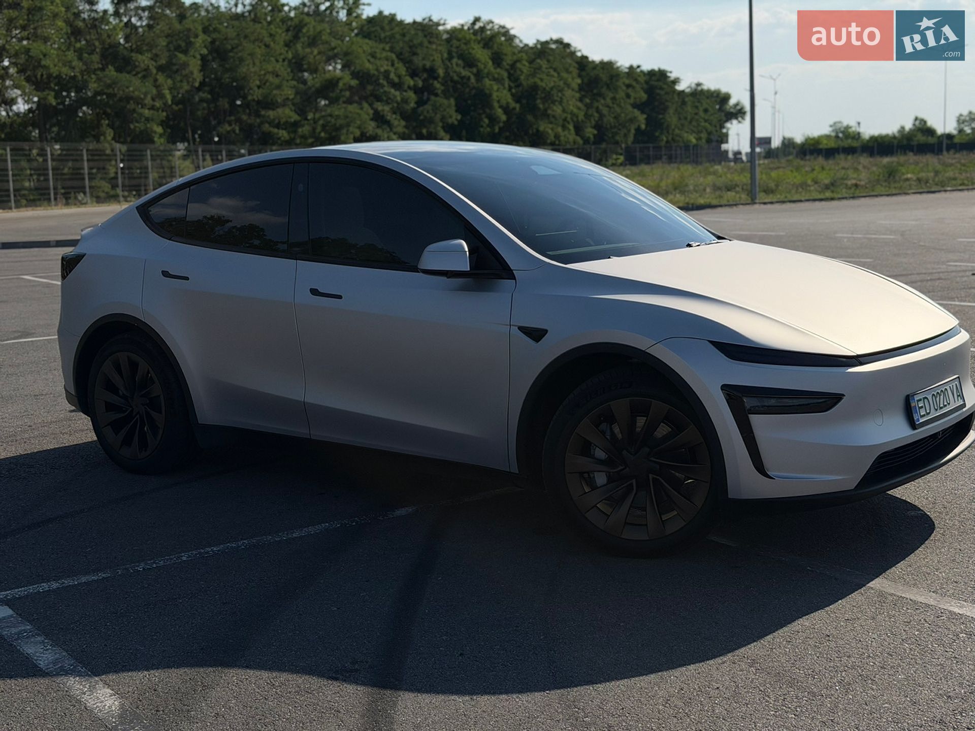 Tesla Model Y 2025 VIN 7SAYGDEE5TA391226 фото оголошення 8 з 18