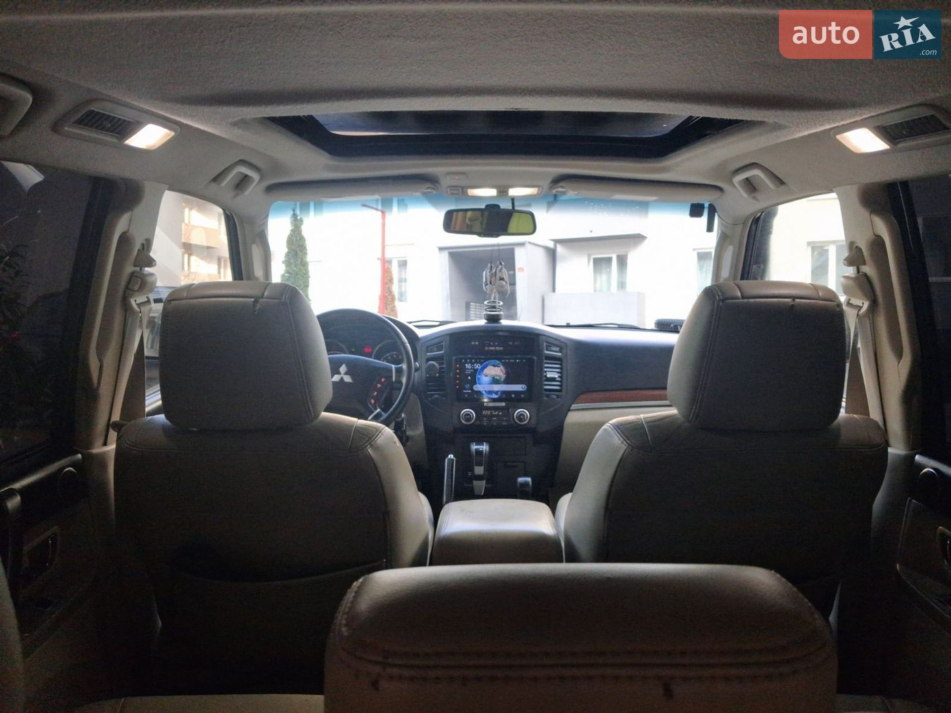 Mitsubishi Pajero Wagon 2007 VIN JMBLYV98W7J002232 фото оголошення 8 з 23