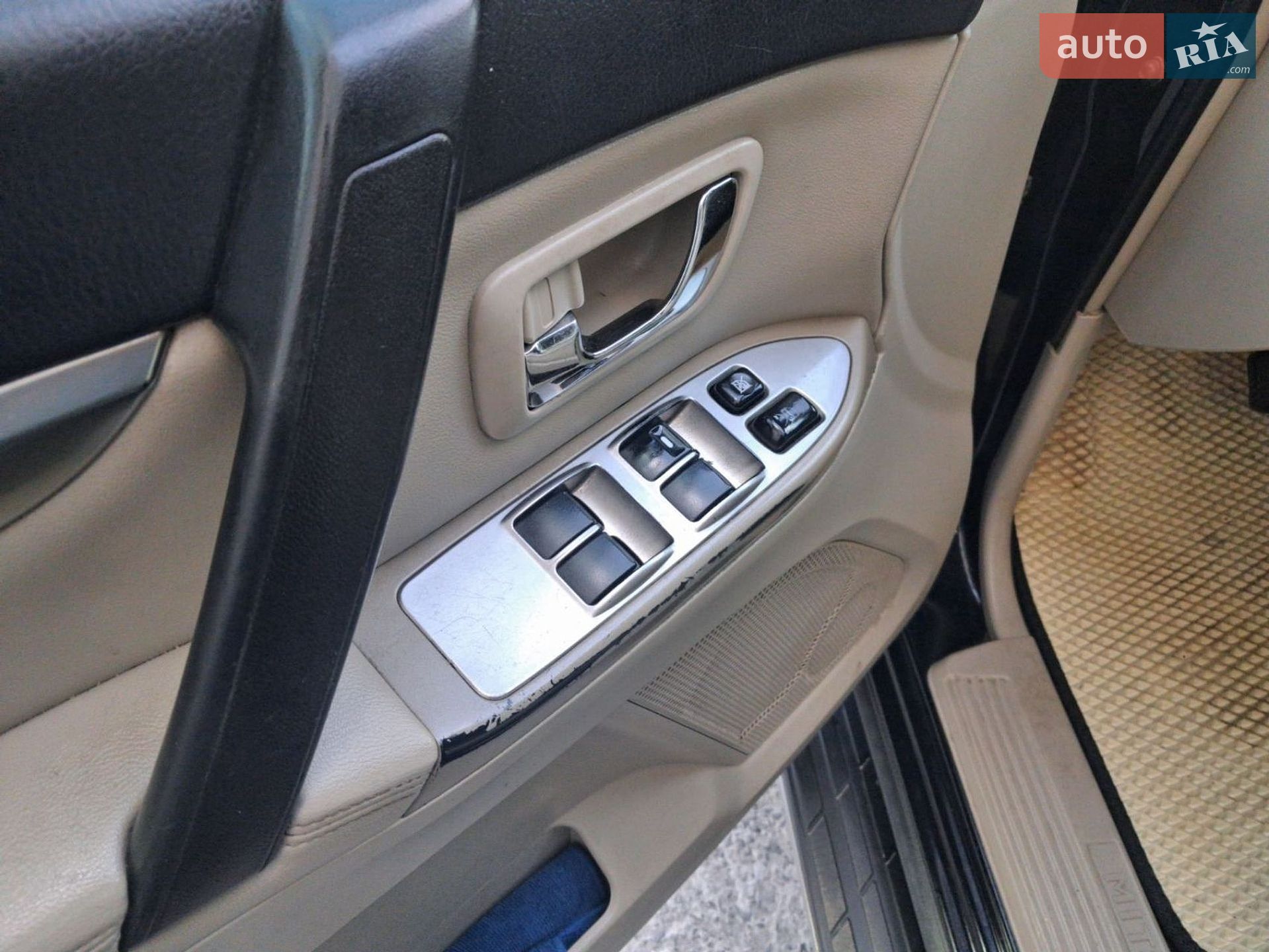 Mitsubishi Pajero Wagon 2007 VIN JMBLYV98W7J002232 фото оголошення 14 з 23