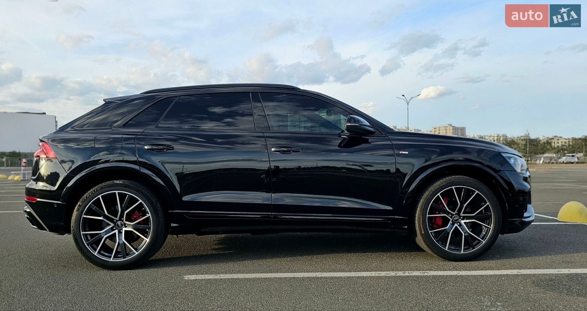 Audi Q8 2022 VIN WA1FVBF18ND021339 фото оголошення 12 з 25