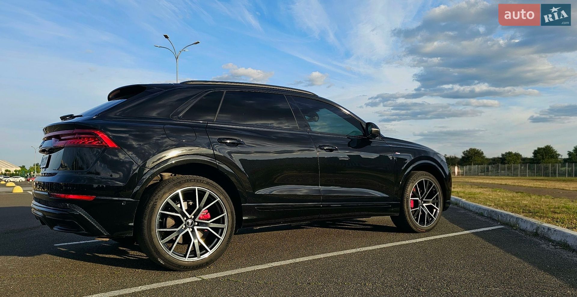 Audi Q8 2022 VIN WA1FVBF18ND021339 фото оголошення 11 з 25