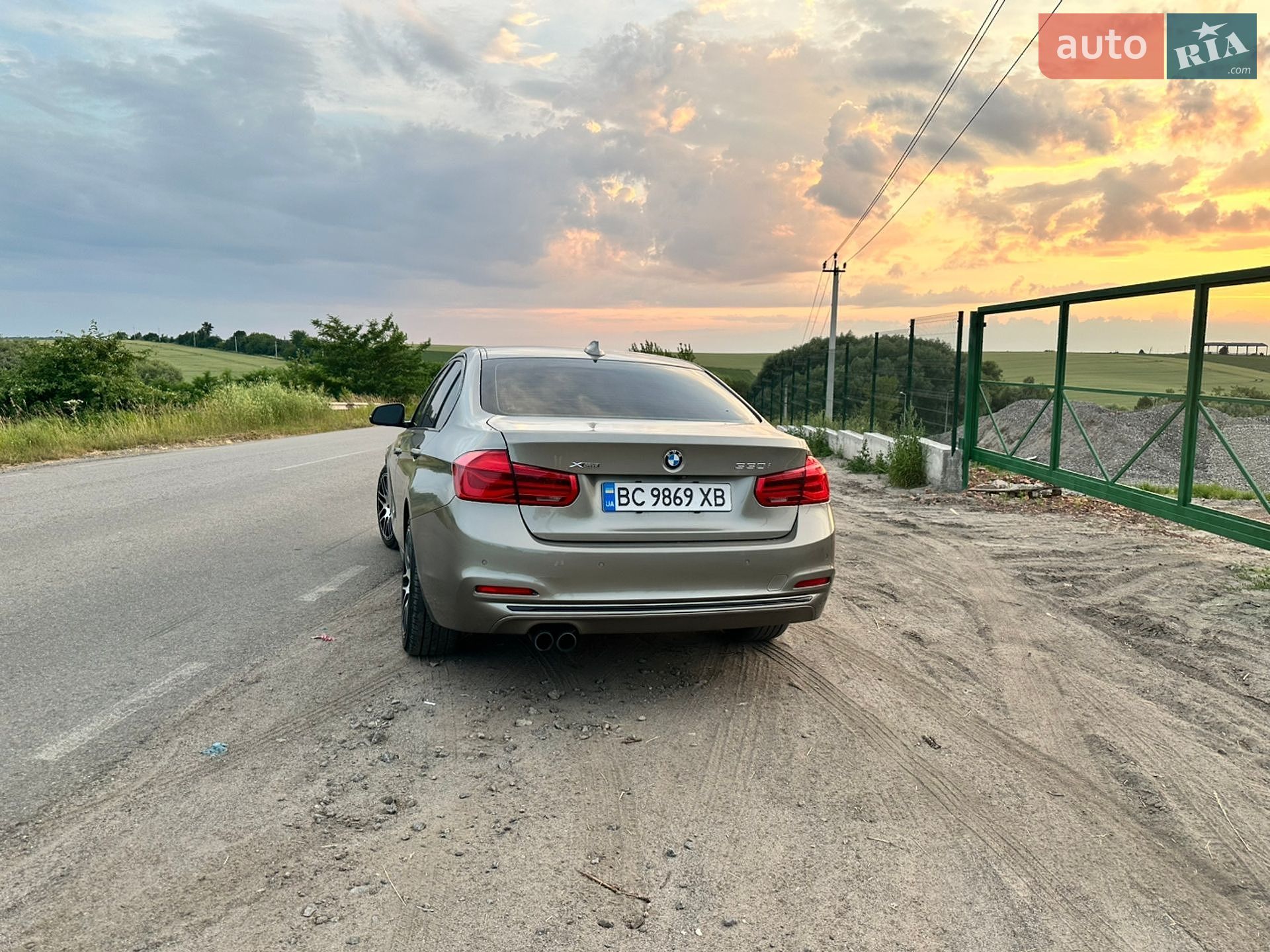 BMW 3 Series 2017 VIN WBA8D9G5XJNU67070 фото оголошення 4 з 26