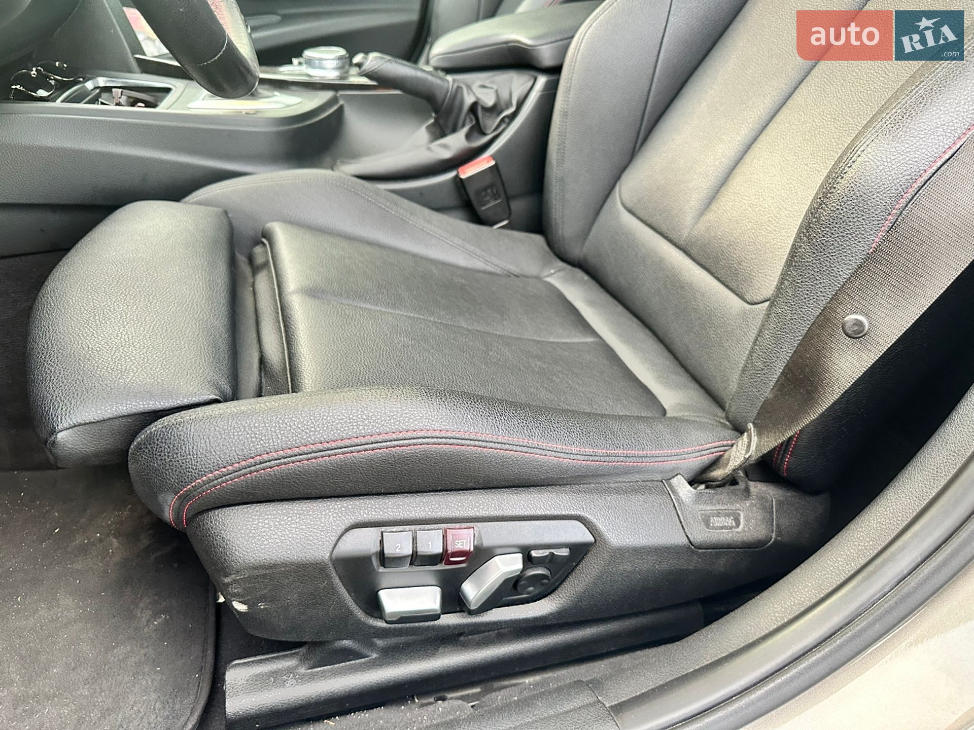 BMW 3 Series 2017 VIN WBA8D9G5XJNU67070 фото оголошення 15 з 26