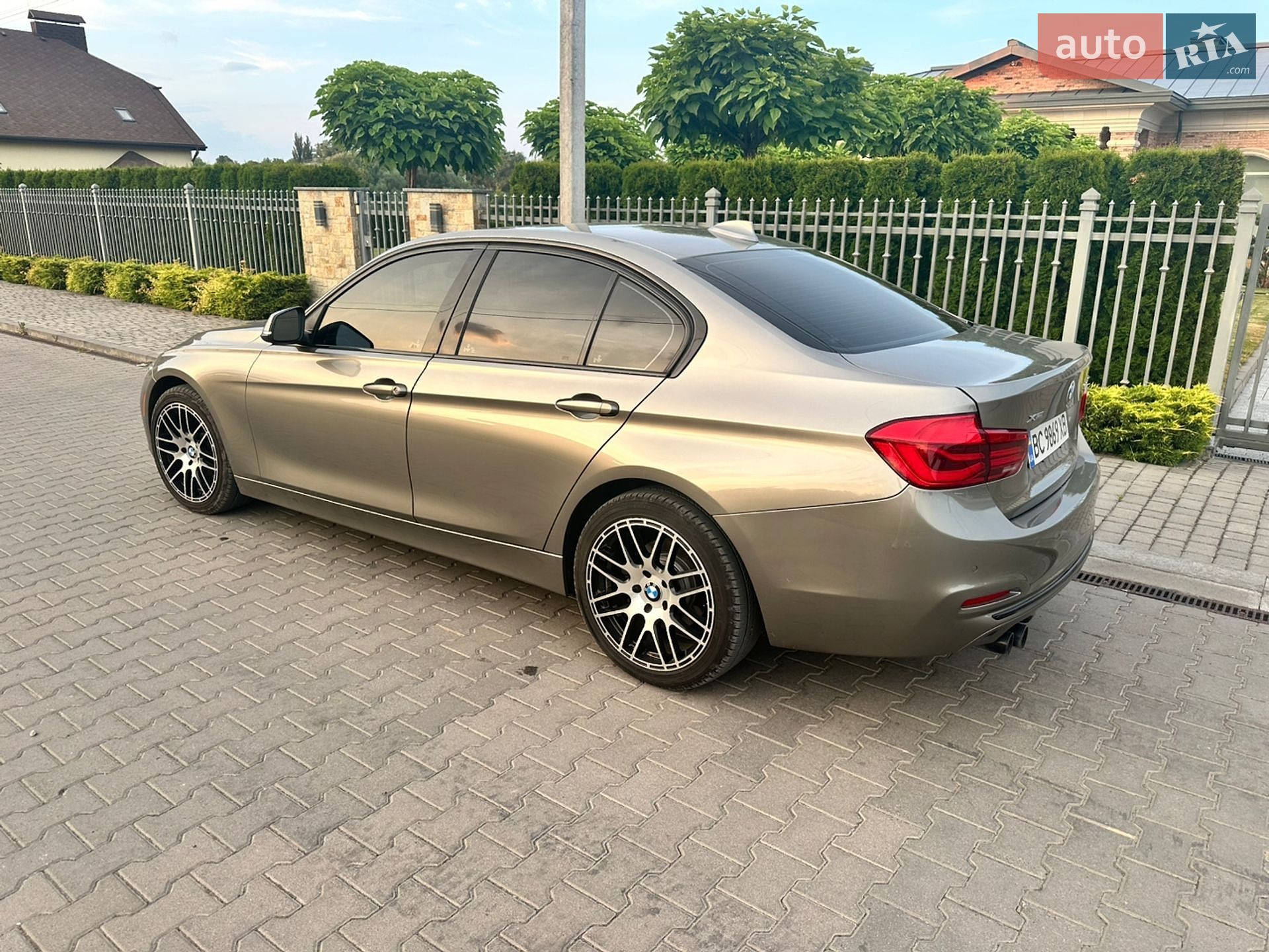 BMW 3 Series 2017 VIN WBA8D9G5XJNU67070 фото оголошення 5 з 26