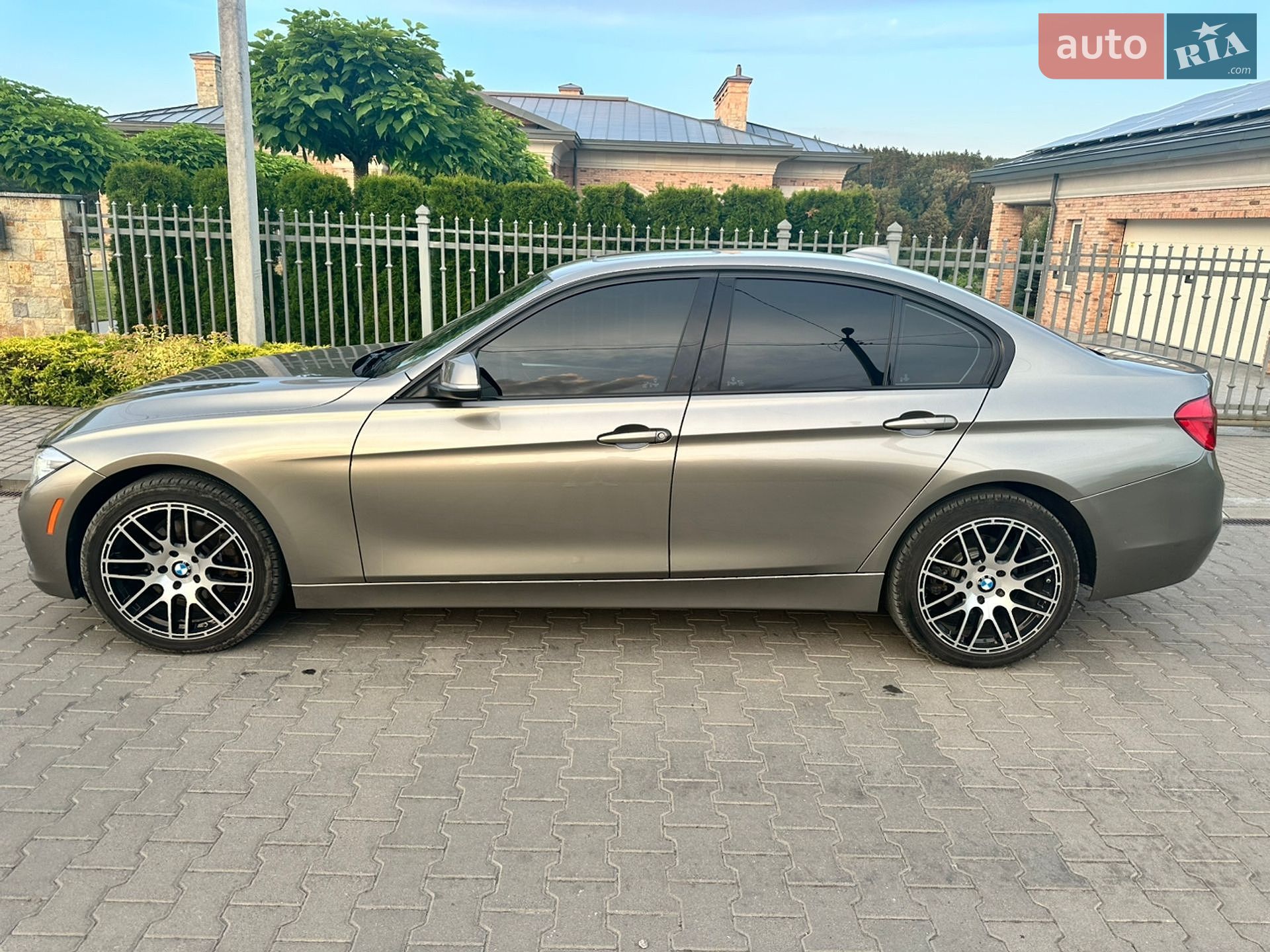 BMW 3 Series 2017 VIN WBA8D9G5XJNU67070 фото оголошення 6 з 26