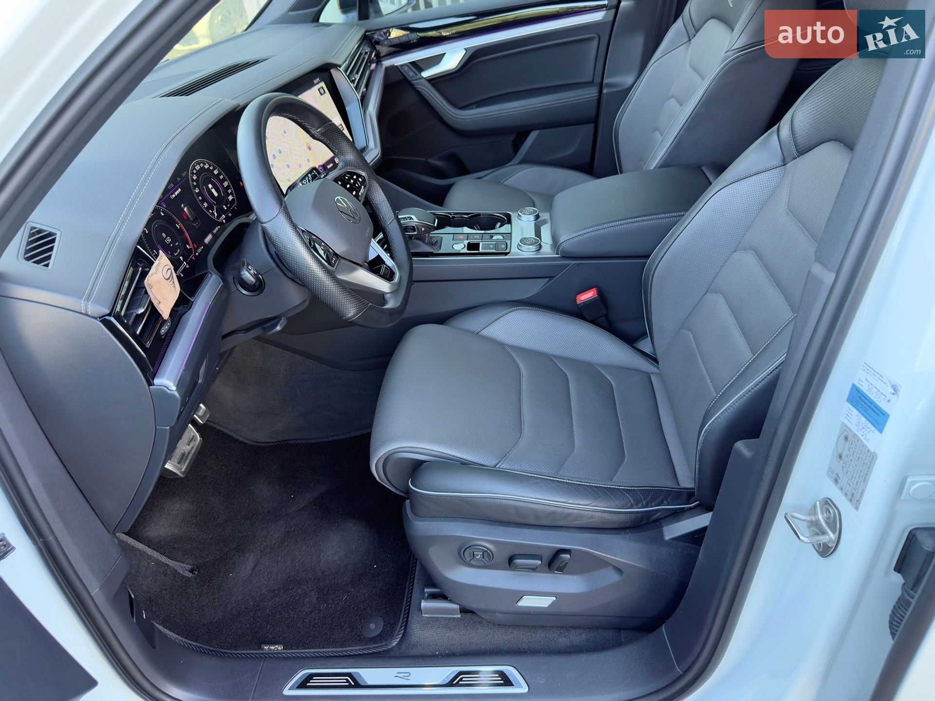 Volkswagen Touareg 2021 VIN WVGZZZCRZND003498 фото оголошення 8 з 25