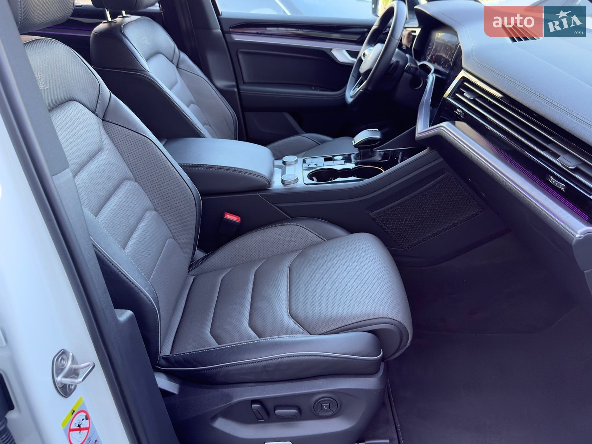 Volkswagen Touareg 2021 VIN WVGZZZCRZND003498 фото оголошення 13 з 25