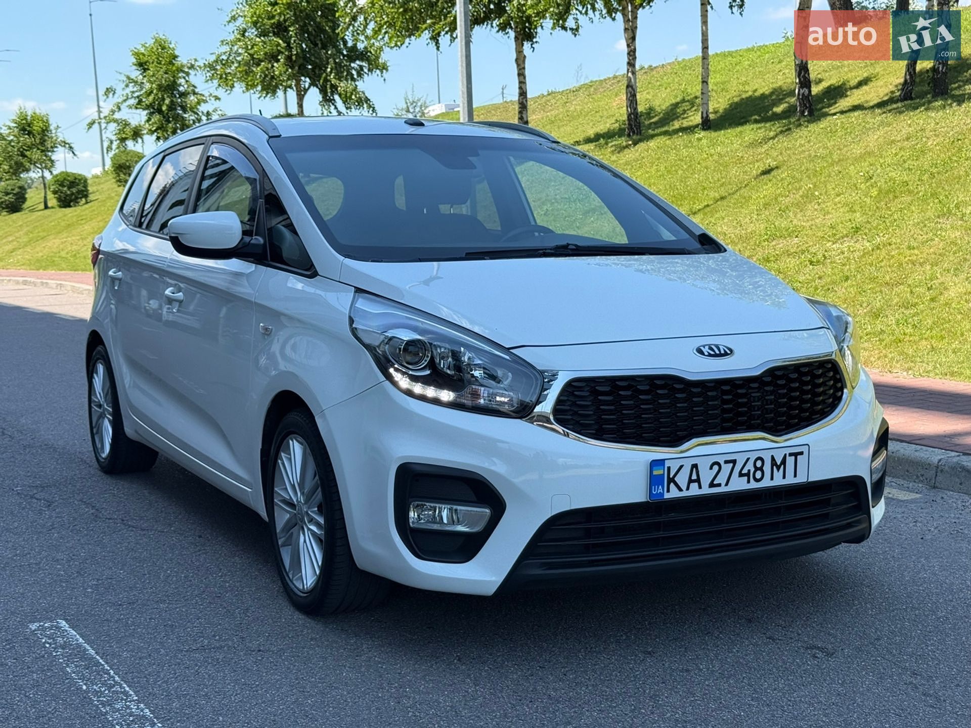 Kia Carens 2017 VIN KNAHU815AJ7195136 фото оголошення 3 з 23