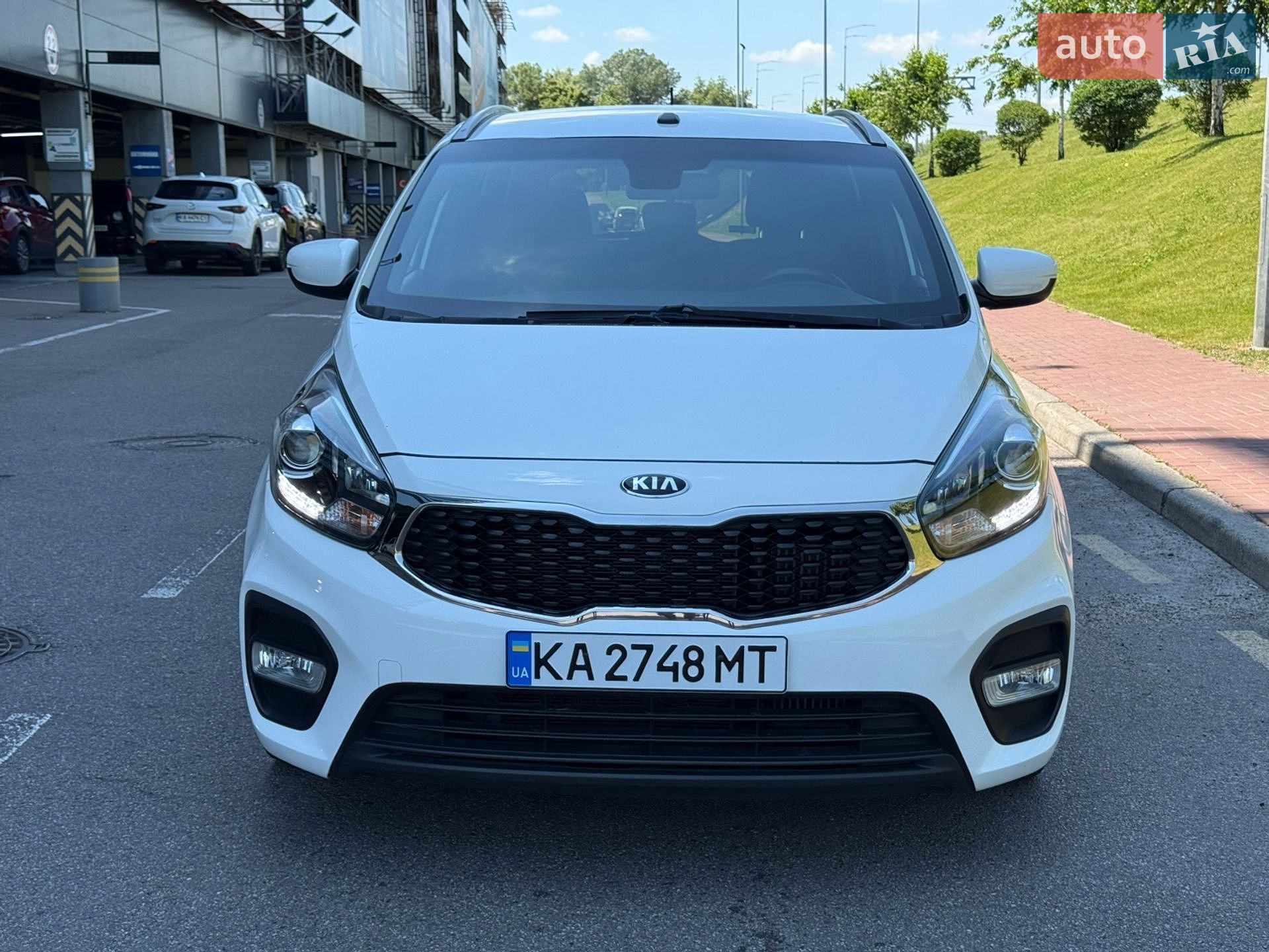 Kia Carens 2017 VIN KNAHU815AJ7195136 фото оголошення 4 з 23