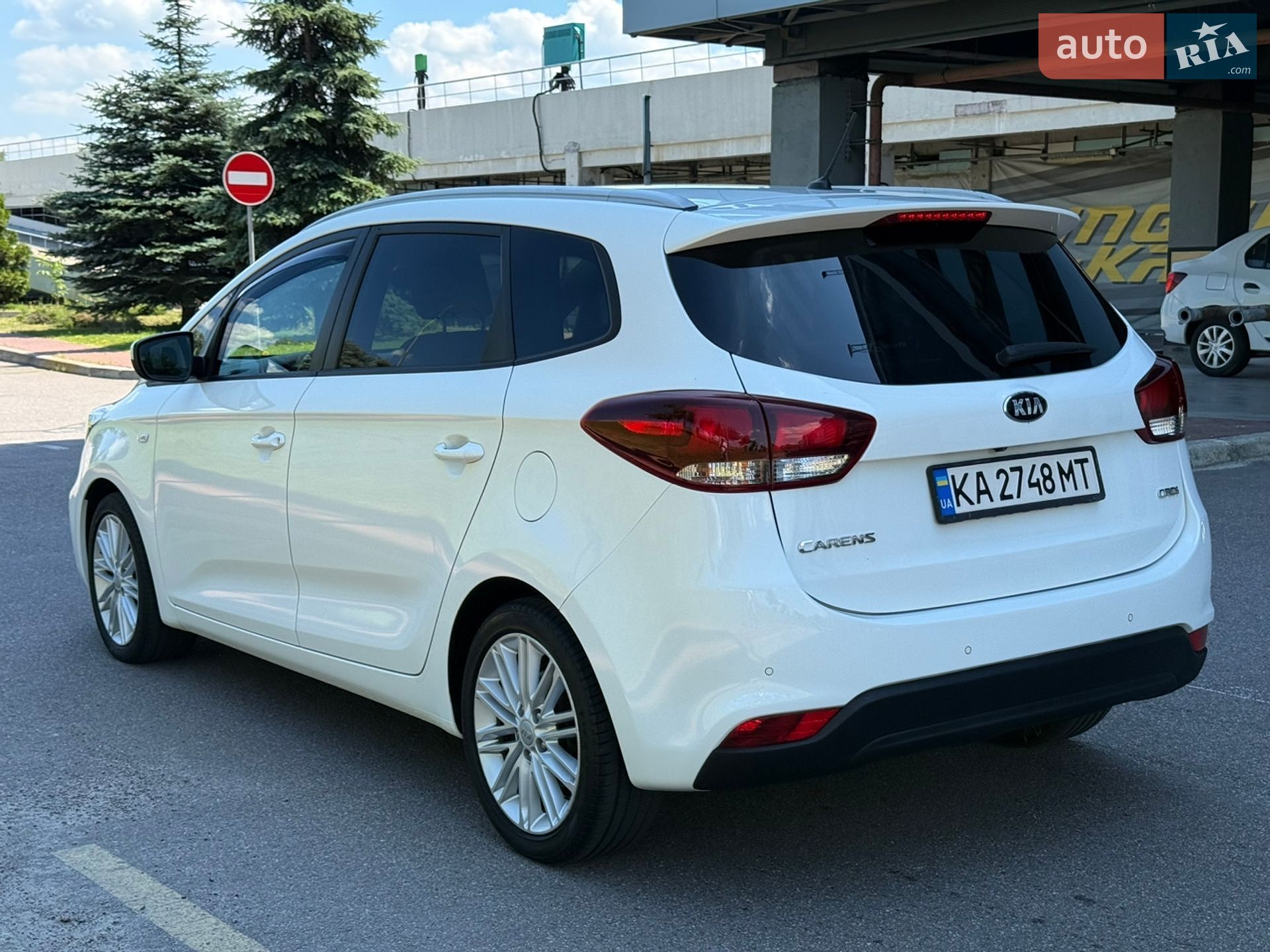 Kia Carens 2017 VIN KNAHU815AJ7195136 фото оголошення 9 з 23