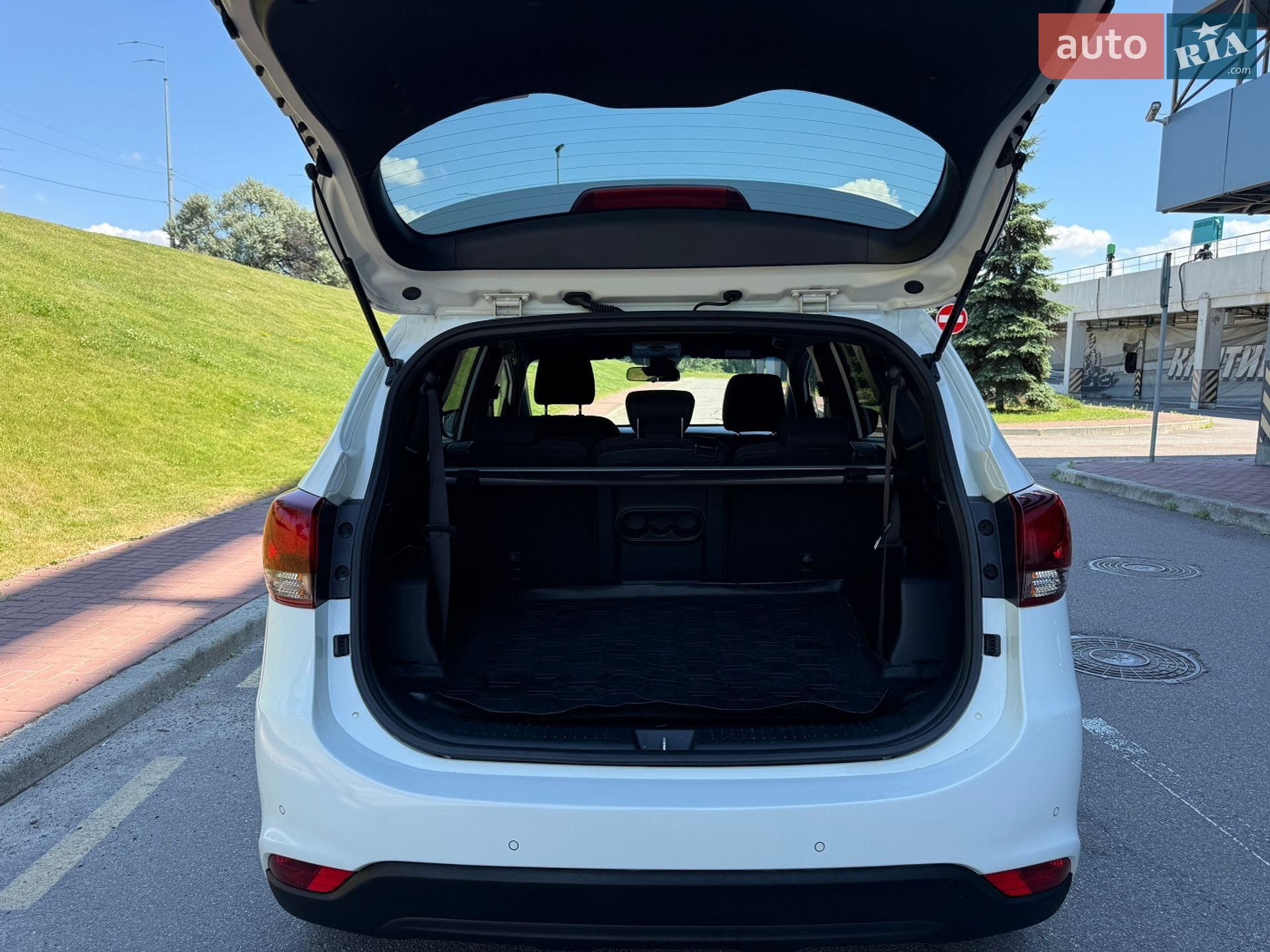 Kia Carens 2017 VIN KNAHU815AJ7195136 фото оголошення 11 з 23