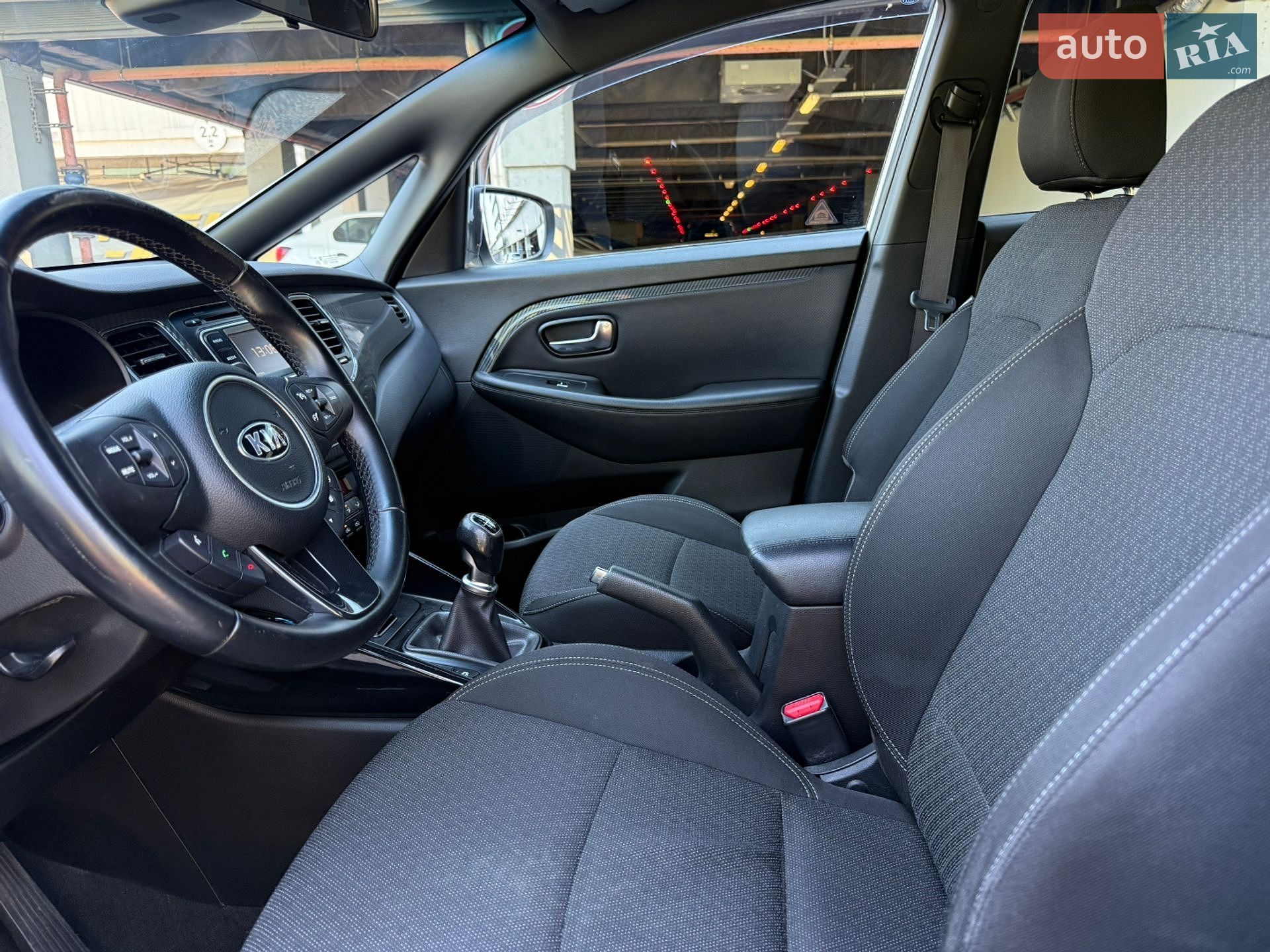 Kia Carens 2017 VIN KNAHU815AJ7195136 фото оголошення 12 з 23
